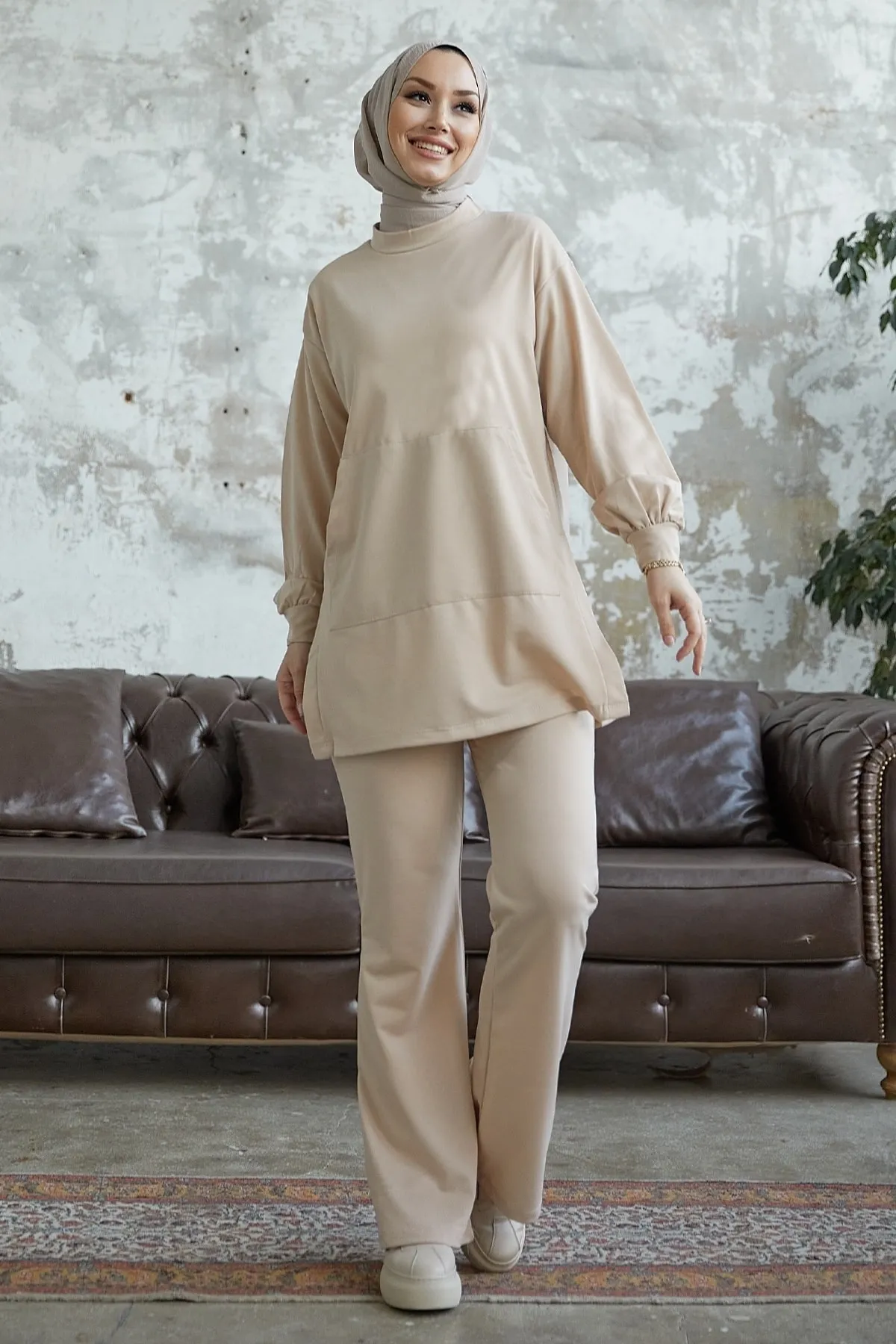 InStyle  Miora Spanischer Knöchel-Zweiteiler – Beige