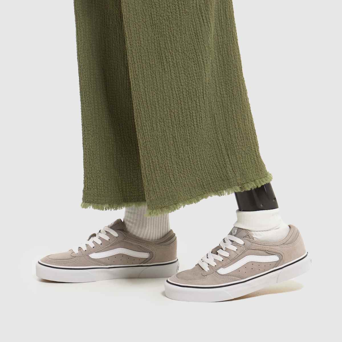 Vans Rowley klassiska träningsskor i vitt och grått