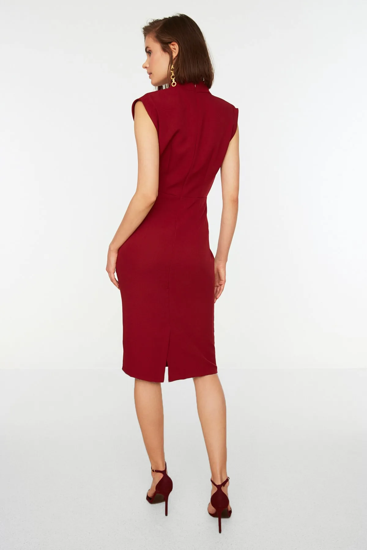 Trendyol Collection  Weinrotes Midi-Webkleid mit Stehkragen TWOAW20EL0311