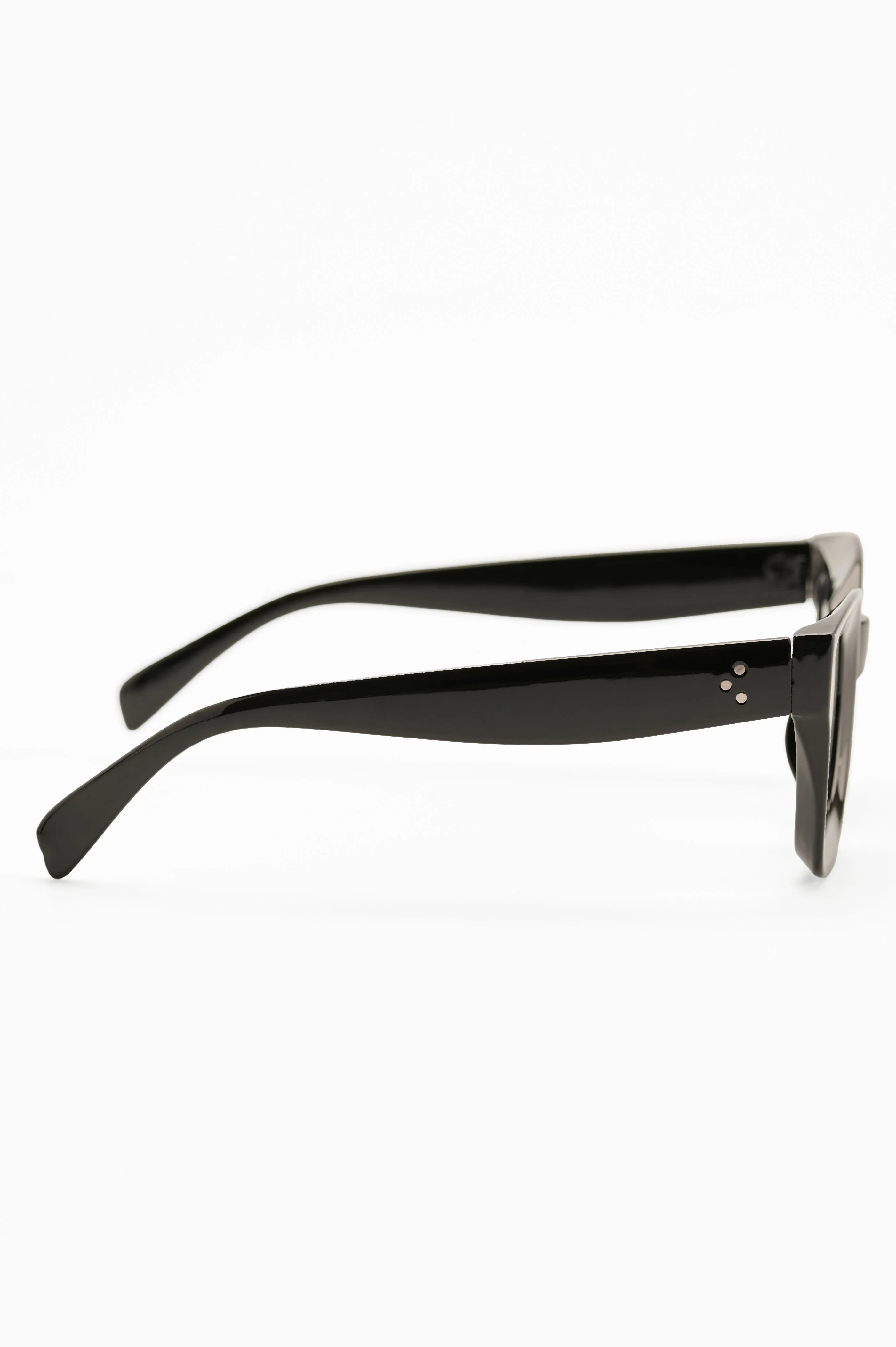 Recycelte Sonnenbrille mit eckigem Rahmen