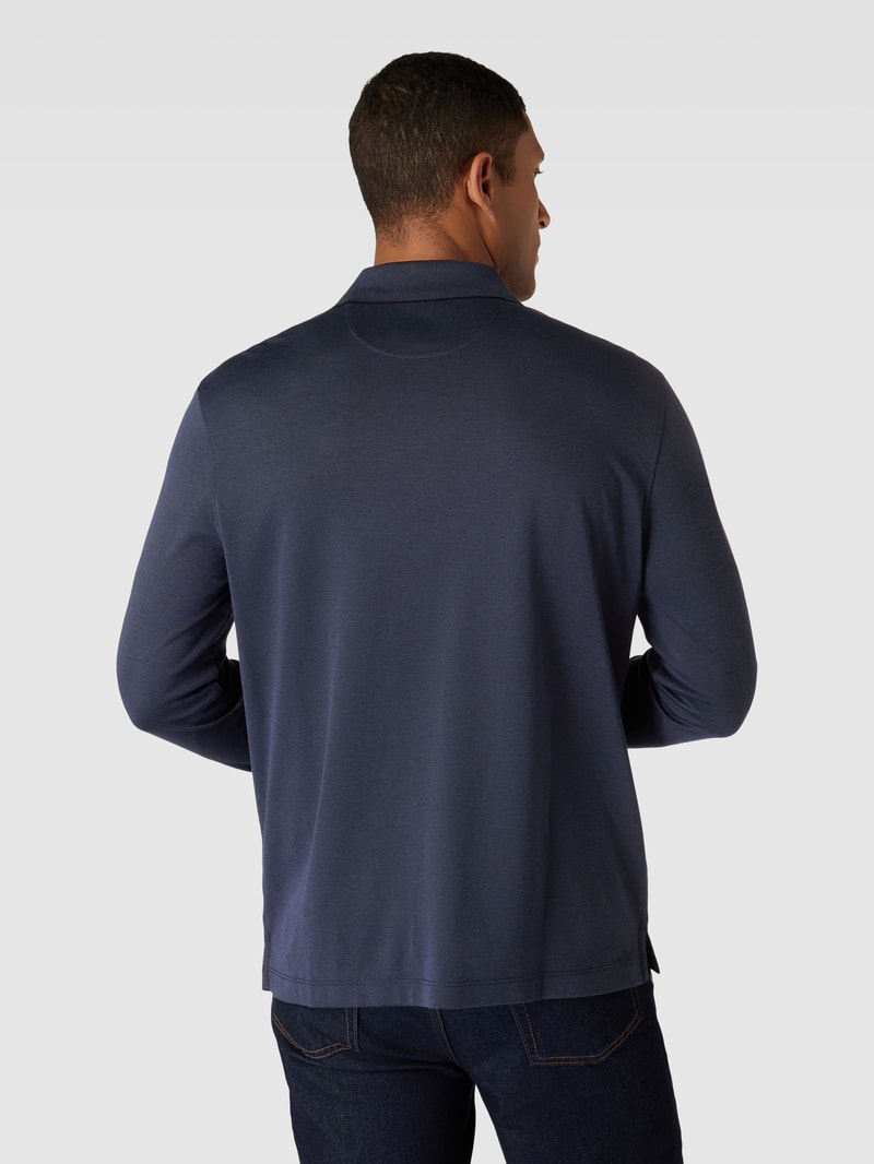 Poloshirt mit Brusttasche in marineblau