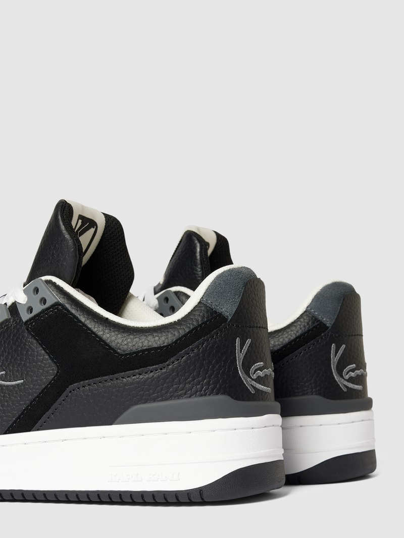 Sneaker mit Label-Stitching in black