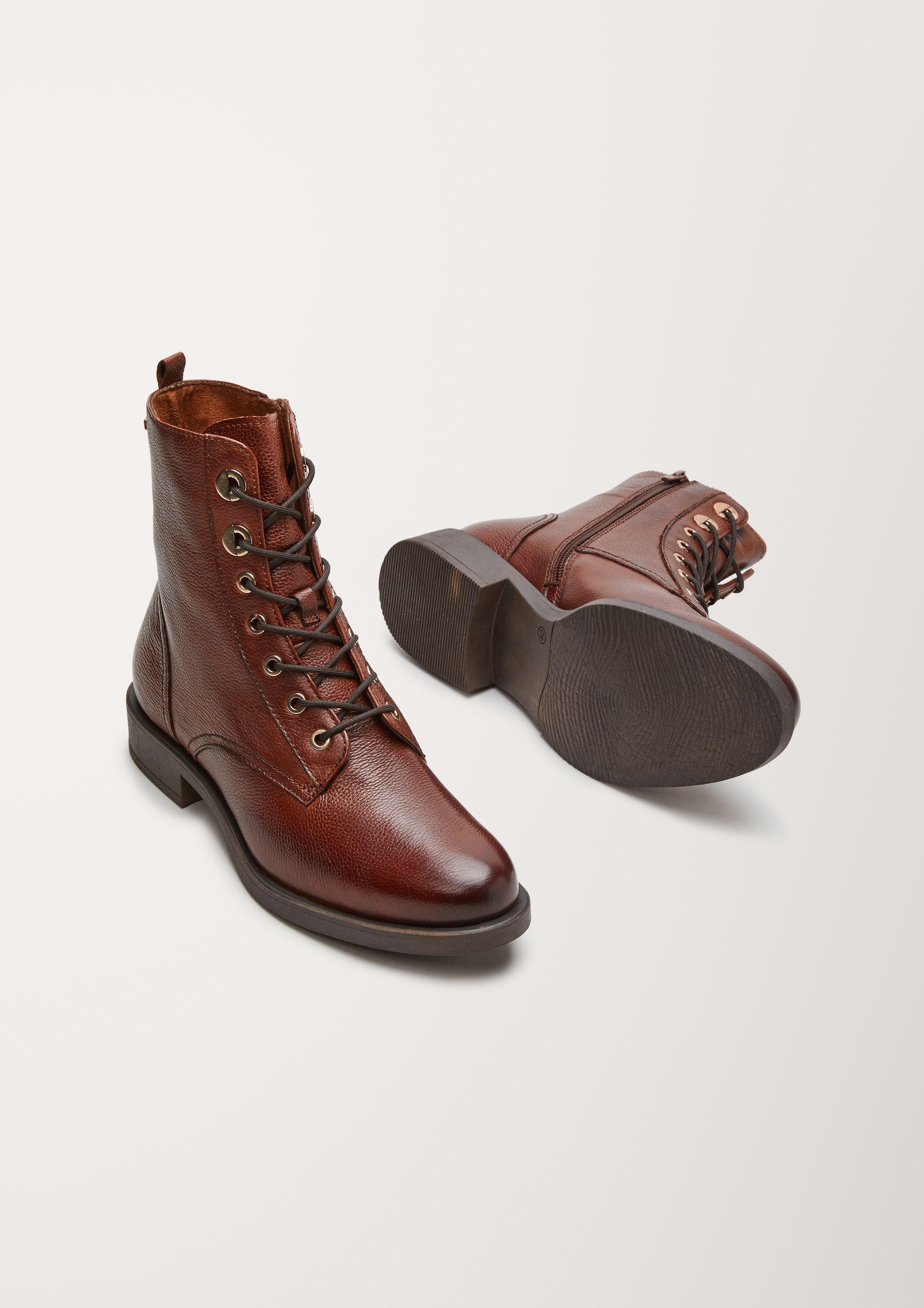 Schnürstiefel aus Leder  101.107.101.25121-305