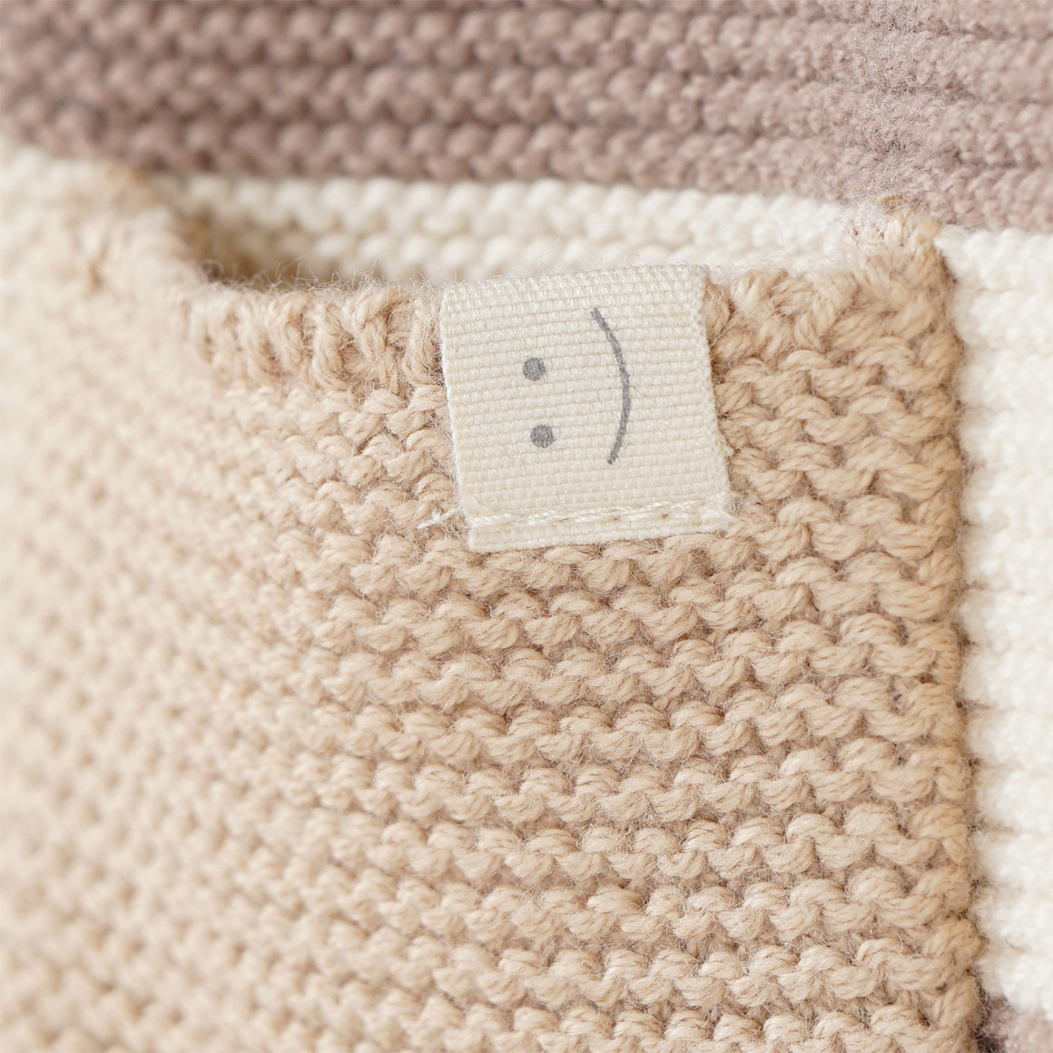 Baby Strickjacke mit Blockstreifen