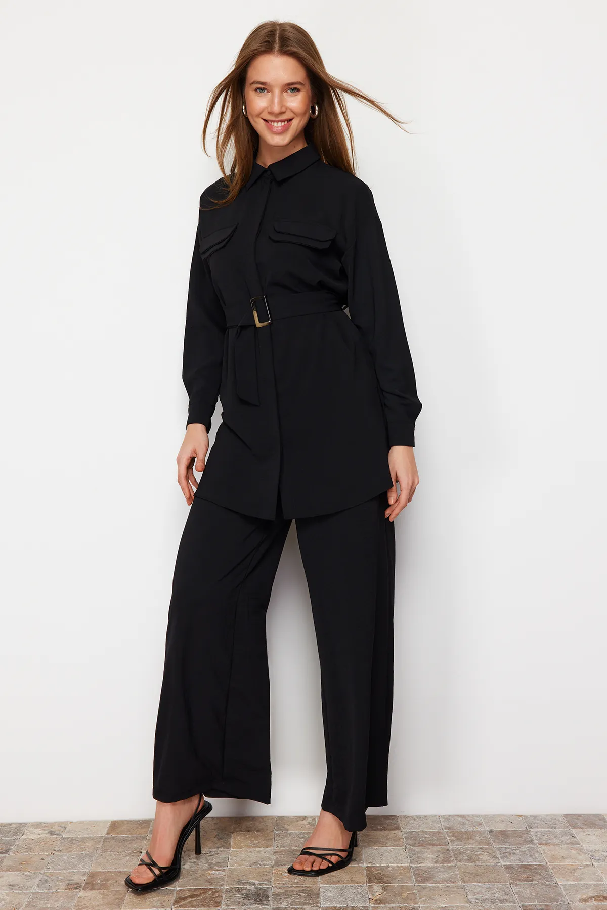 Trendyol Modest  Schwarzes gewebtes Oberteil- und Unterteil-Set TCTSS24US00061