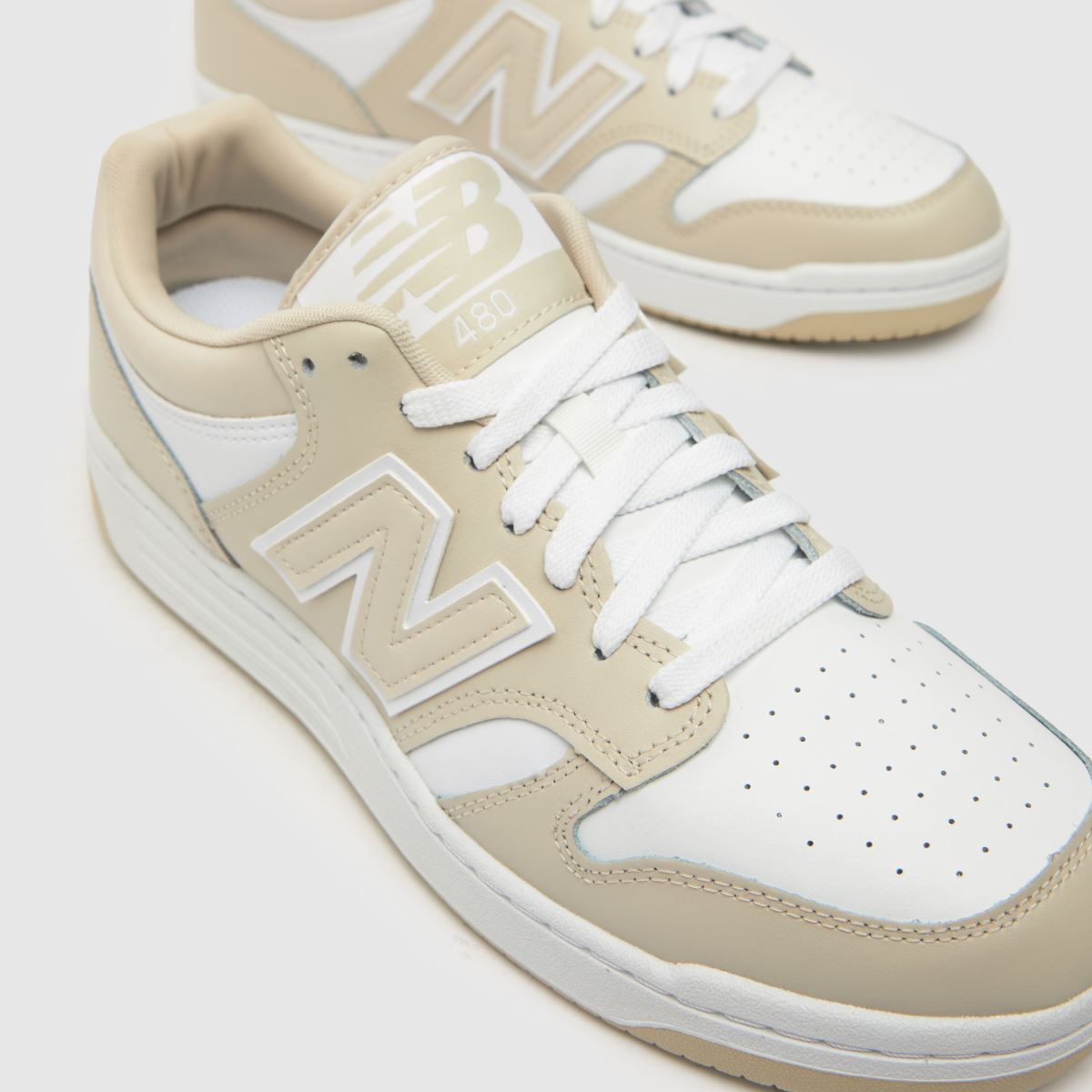 New Balance 480 träningsskor i vitt och beige