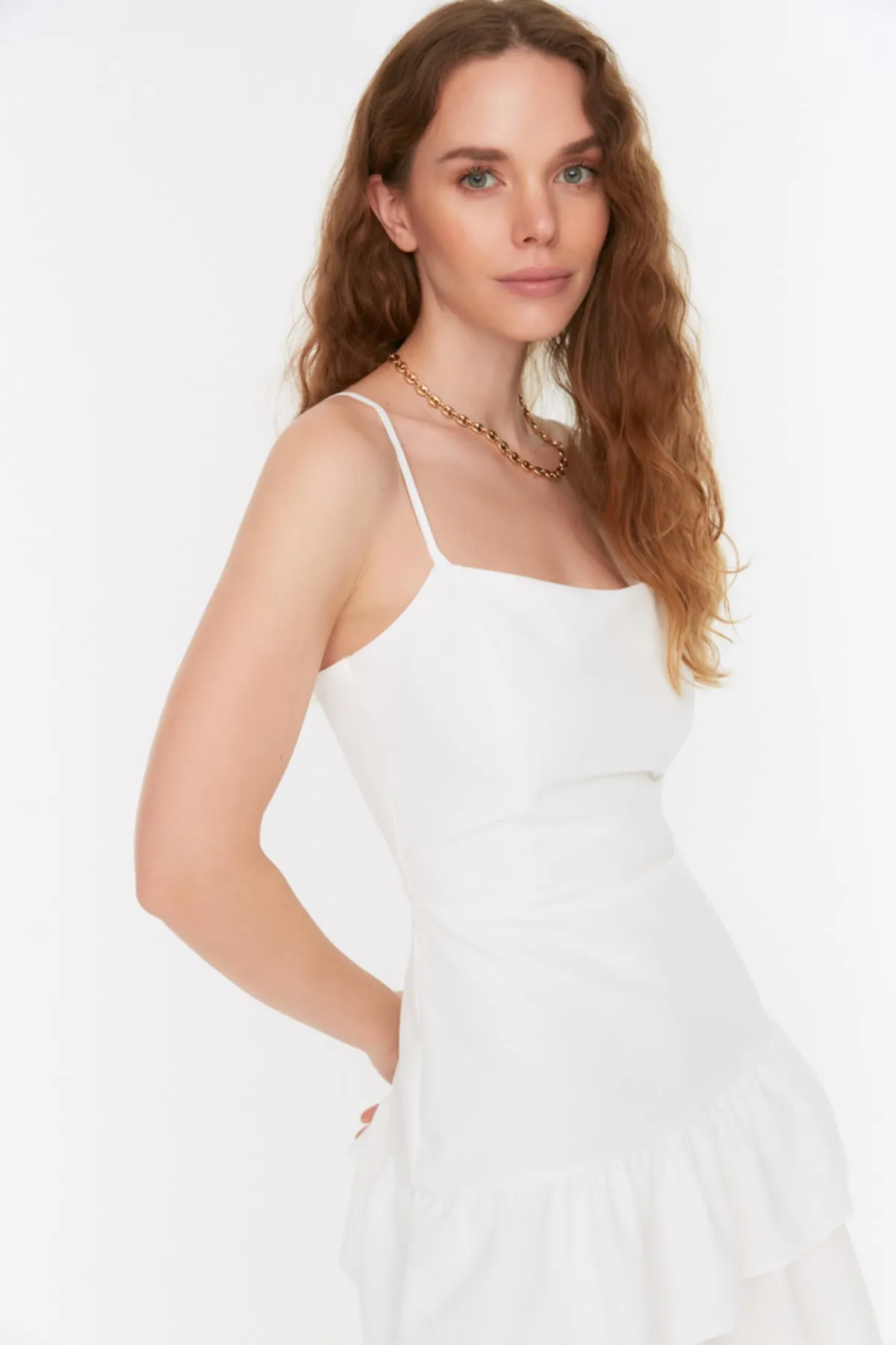 Trendyol Collection  Ecrufarbenes A-Linien-Minikleid mit gefütterten Rüschen und Webmuster TWOSS22EL00192