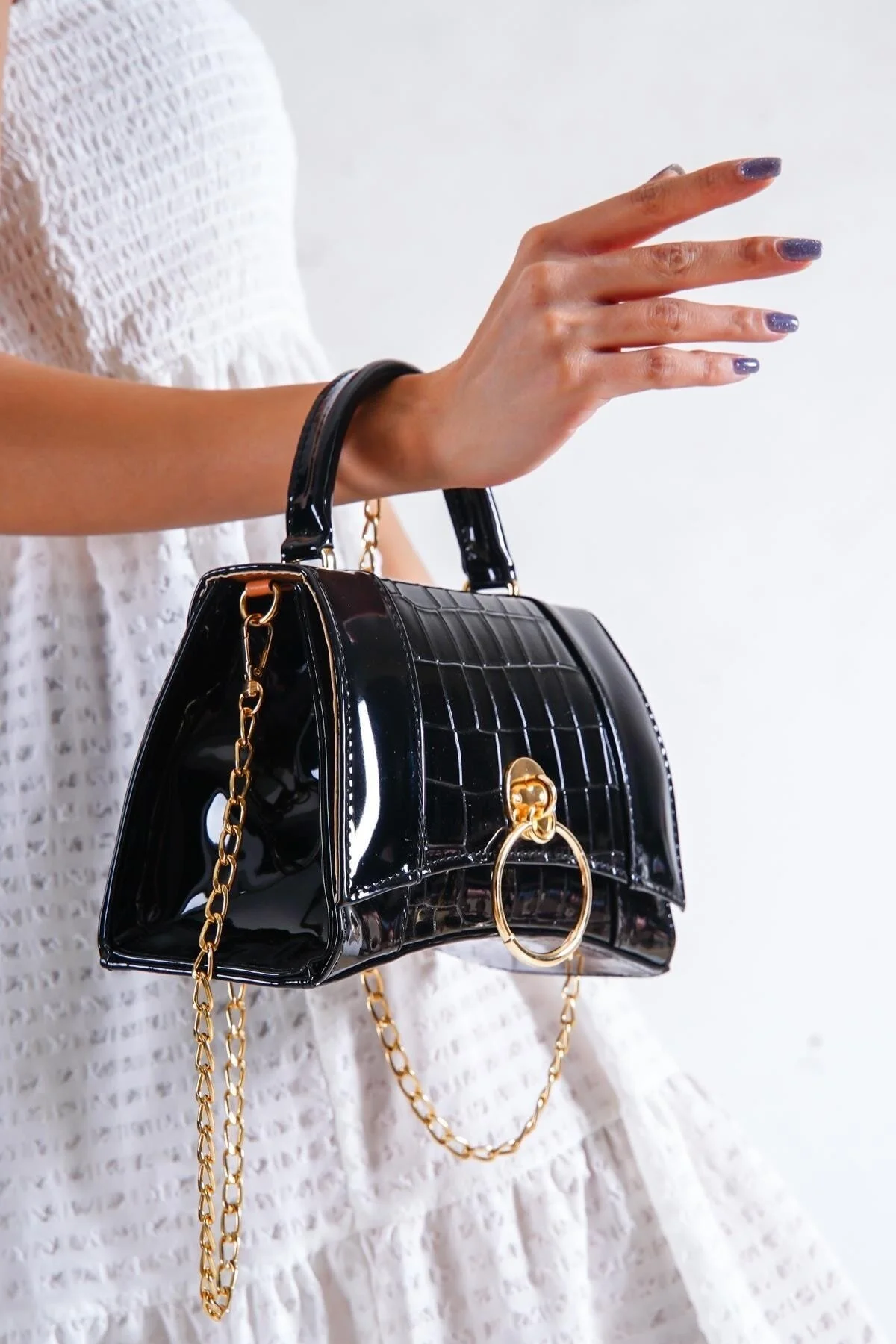 Capone Outfitters  Capone Große Savonita-Spezialtasche für Damen mit Krokodilmuster