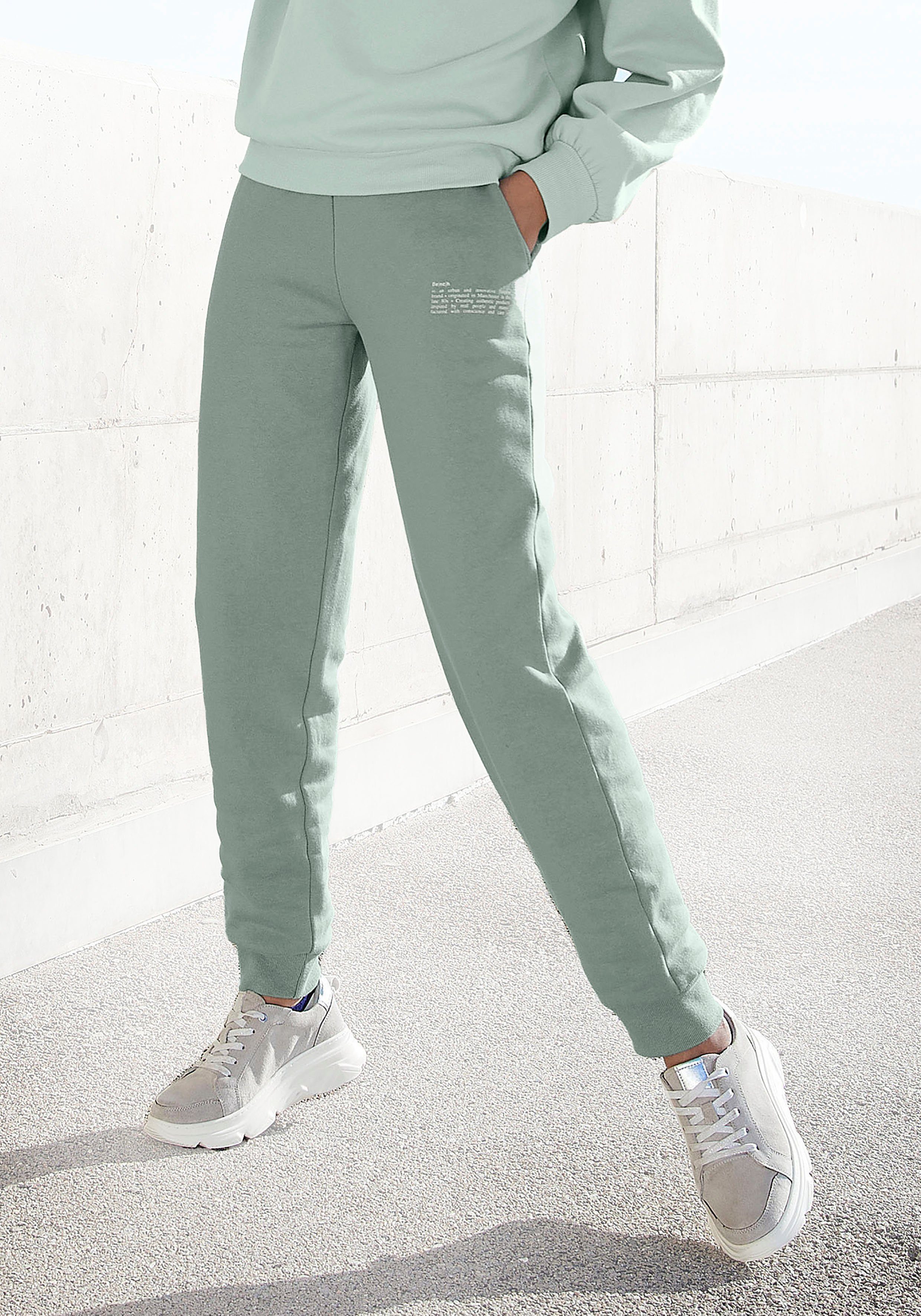 Bench. Loungehose mit Logodruck, Loungeanzug