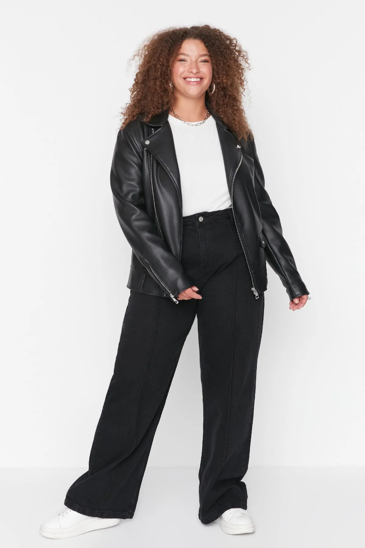 Trendyol Curve  Anthrazitfarbene, gerippte, weit geschnittene Jeans mit hoher Taille TBBAW23CJ00013