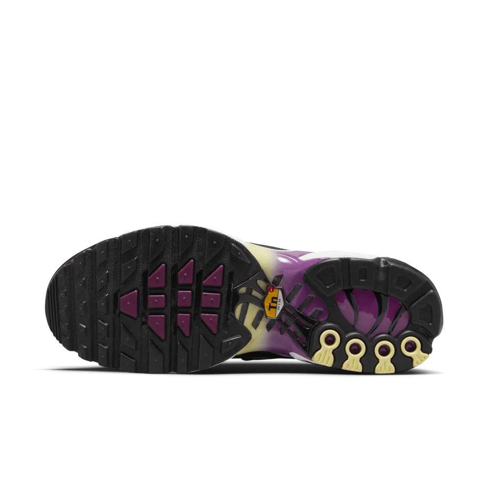 Nike Air Max Plus FN3485-001 / schwarz