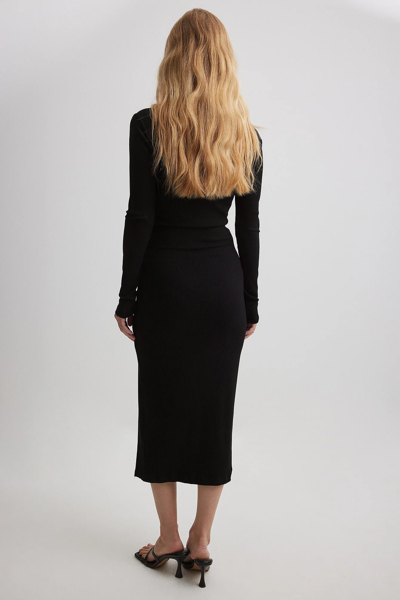 Kleid mit Schlitz