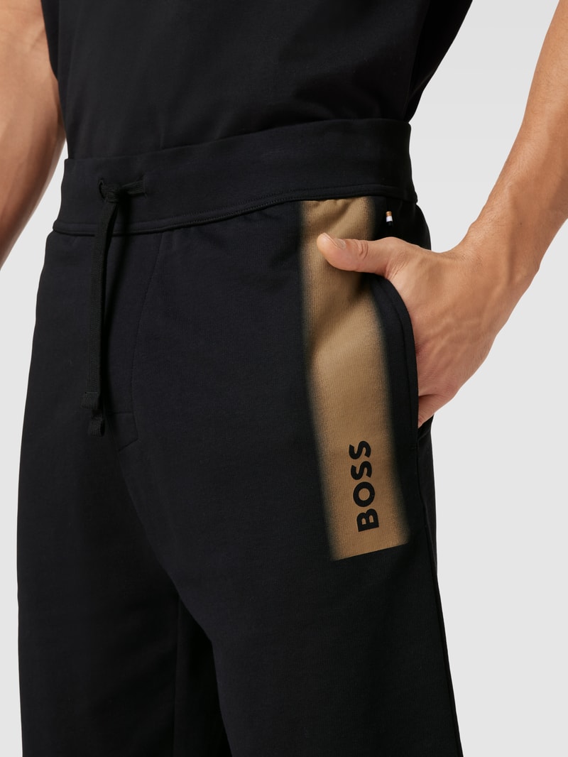 Sweatshorts mit Label-Print Modell 'Authentic' in schwarz