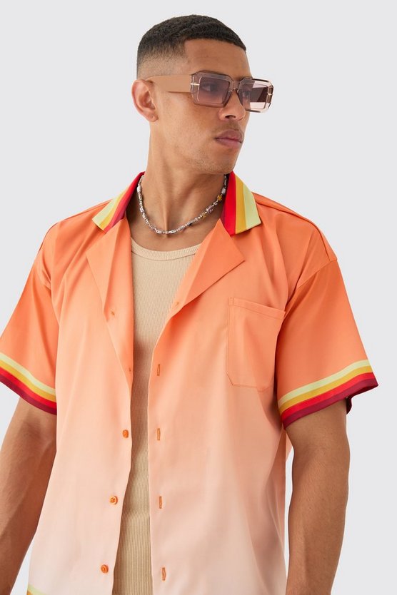Kurzärmliges kastiges Satin-Hemd mit Farbverlauf & Shorts