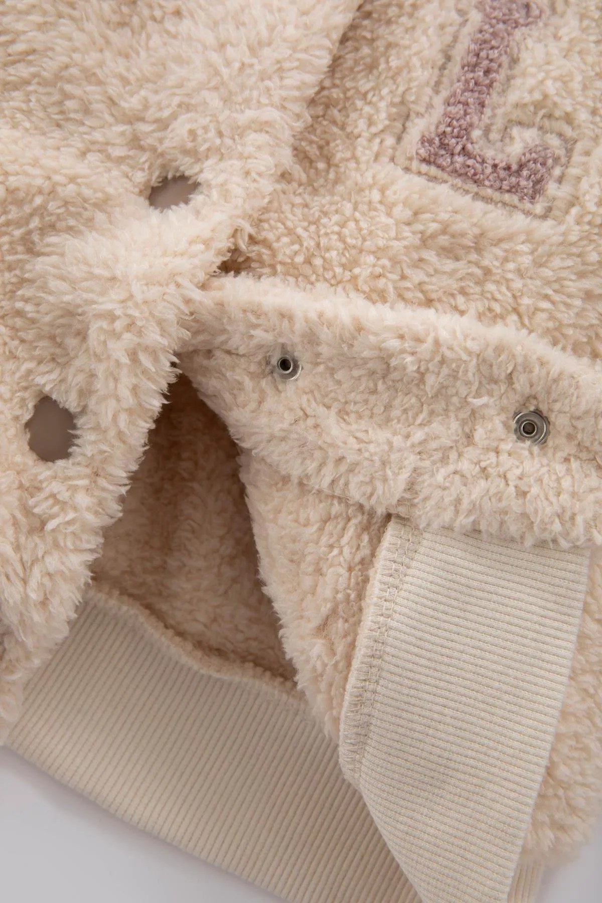 DeFacto  Bestickter Bomber-Cardigan aus Welsoft-Plüsch mit College-Kragen für Babys