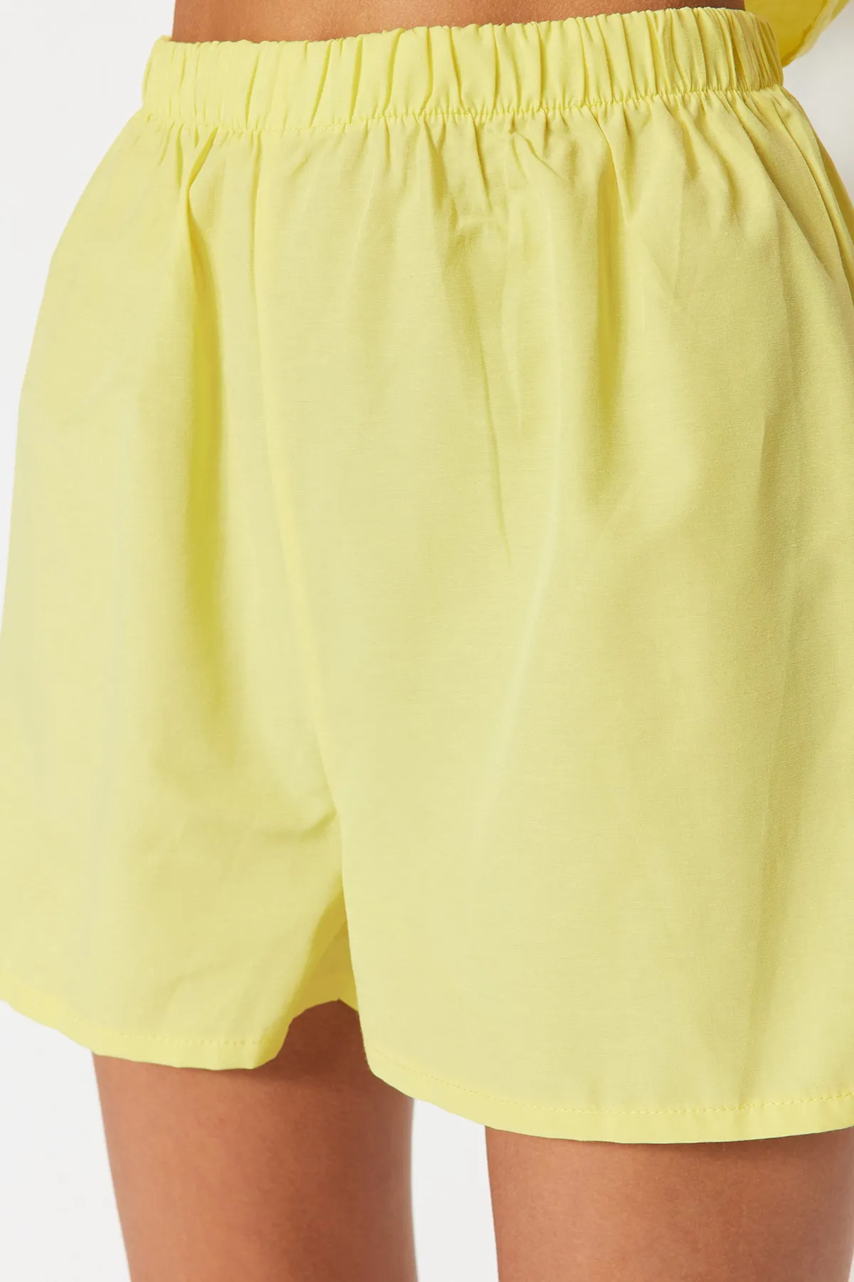 Trendyol Collection  Gelbes, gewebtes Pyjama-Set mit Hemd und Shorts aus Frottee-Baumwolle THMSS23PT00132