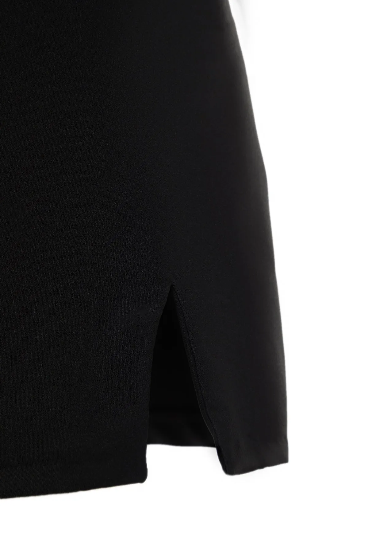 Trendyol Collection  Schwarzes, elegantes Abendkleid mit Trägern TPRSS21EL0093
