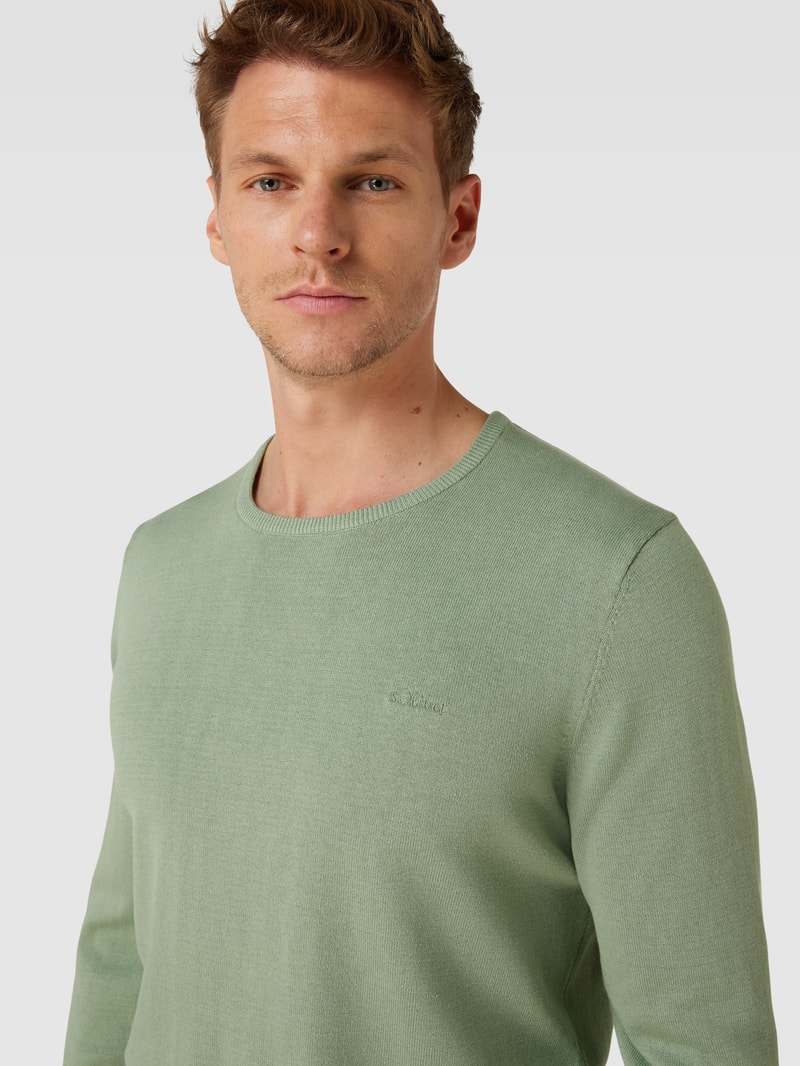 Strickpullover mit Label-Stitching Modell 'BASIC' in lindgrün
