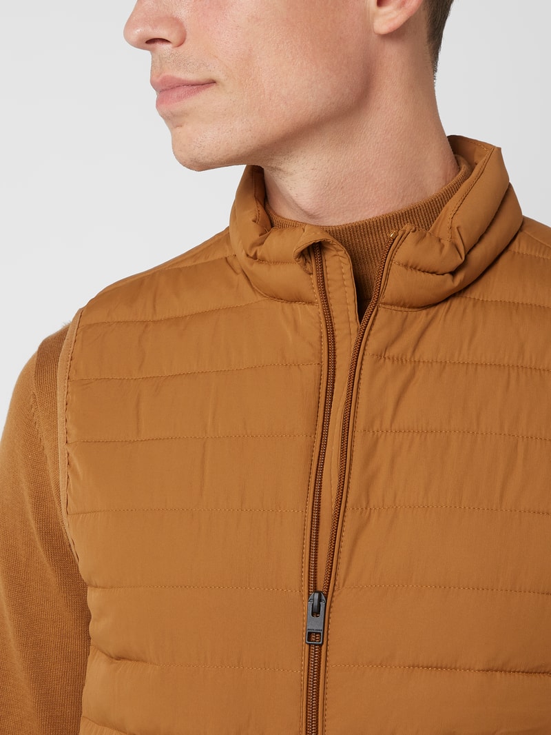 Steppweste mit Reißverschlusstaschen in camel