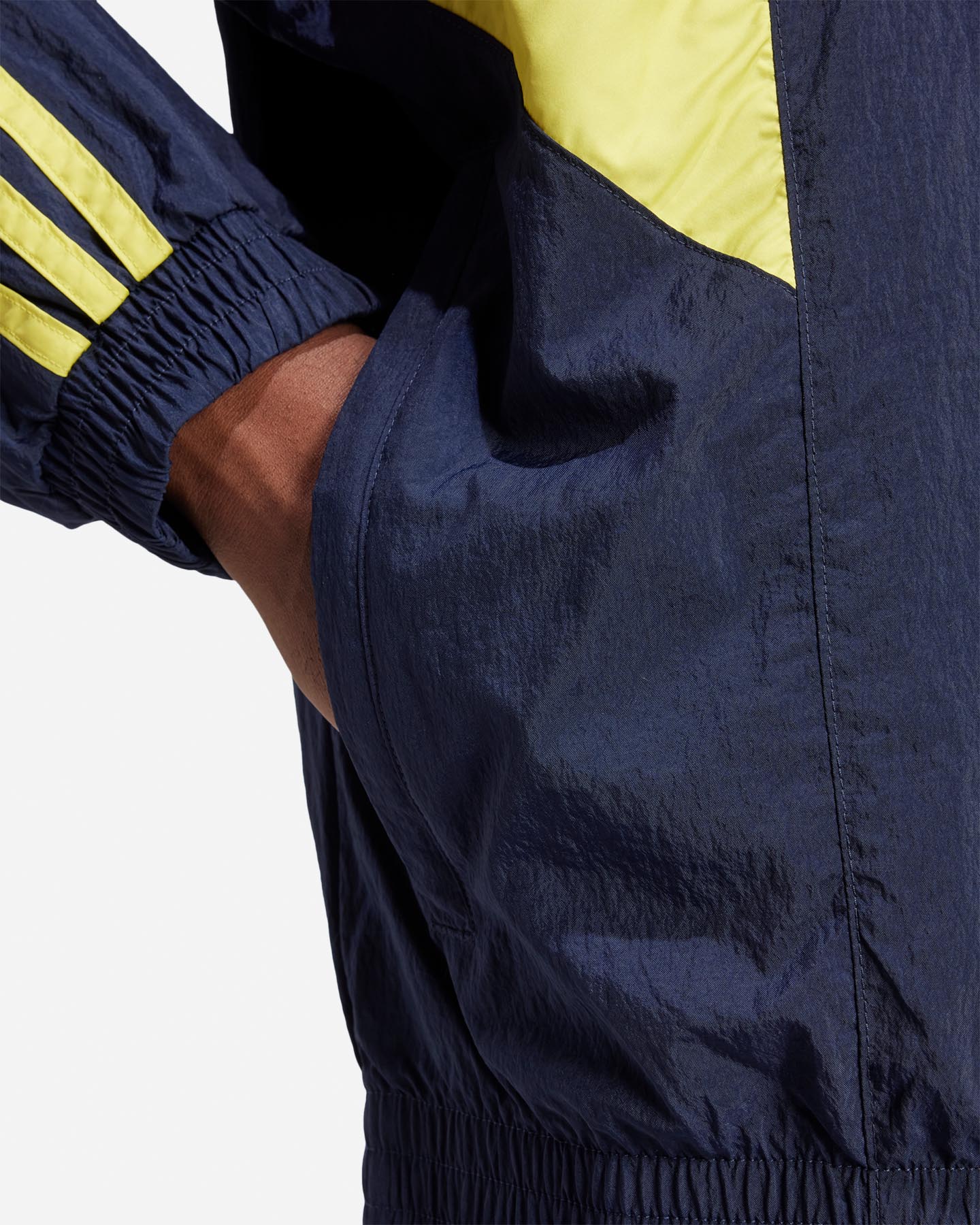 Abbigliamento Calcio Ufficiale Adidas Juventus 24-25 Og M IN5601