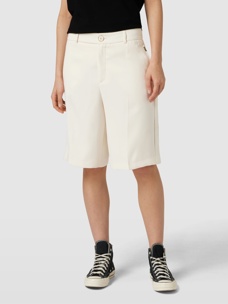 Bermudas mit Label-Detail Modell 'Jules Leia' in ecru
