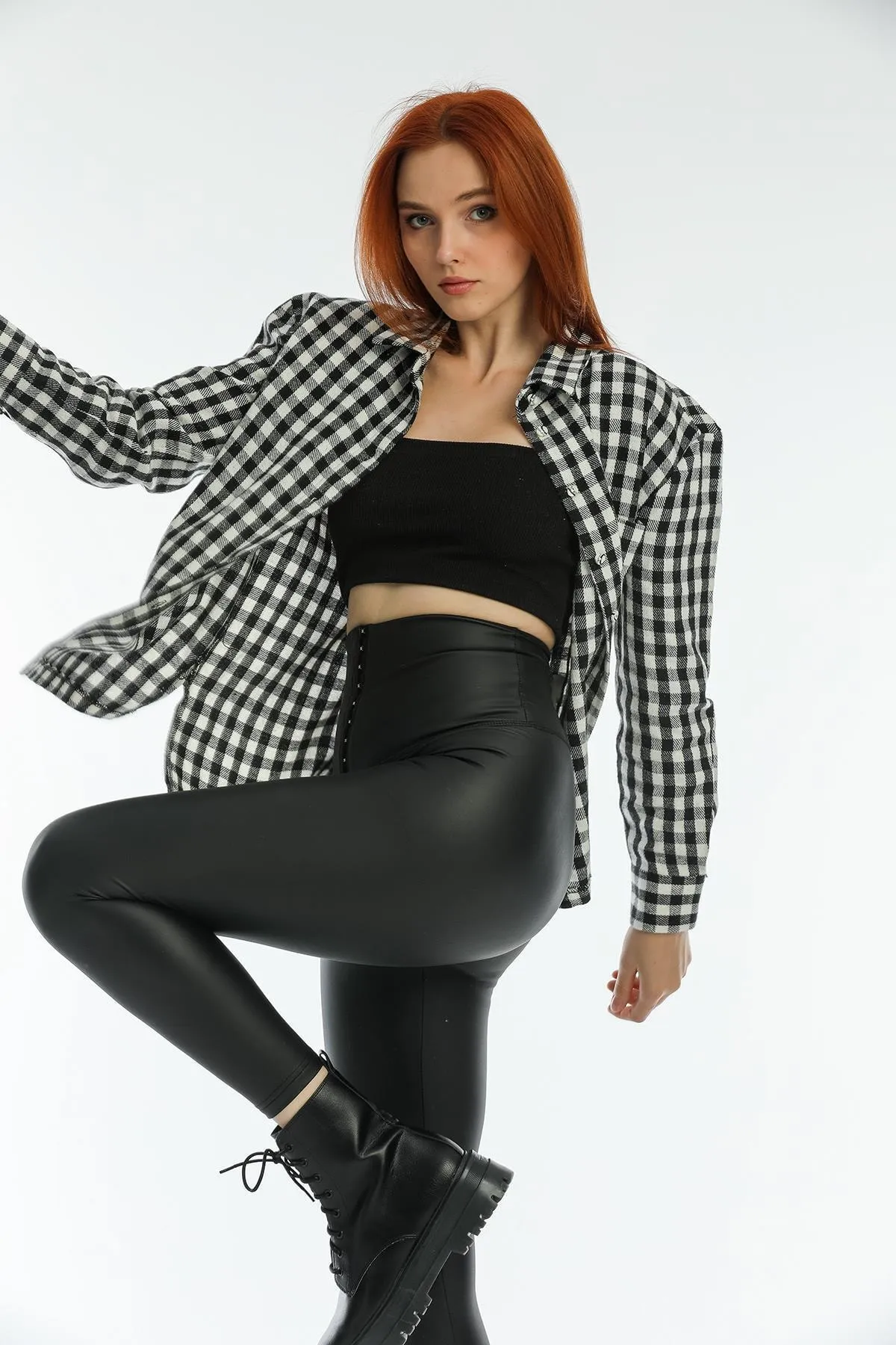 Domoda  Schwarze, hohe Taille, schlankmachende, straffende Korsett-Leggings aus Kunstleder