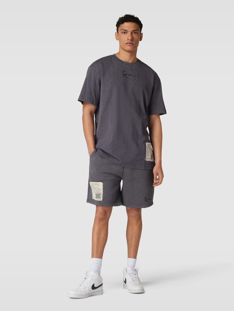 Shorts mit Logo-Stitching in anthrazit