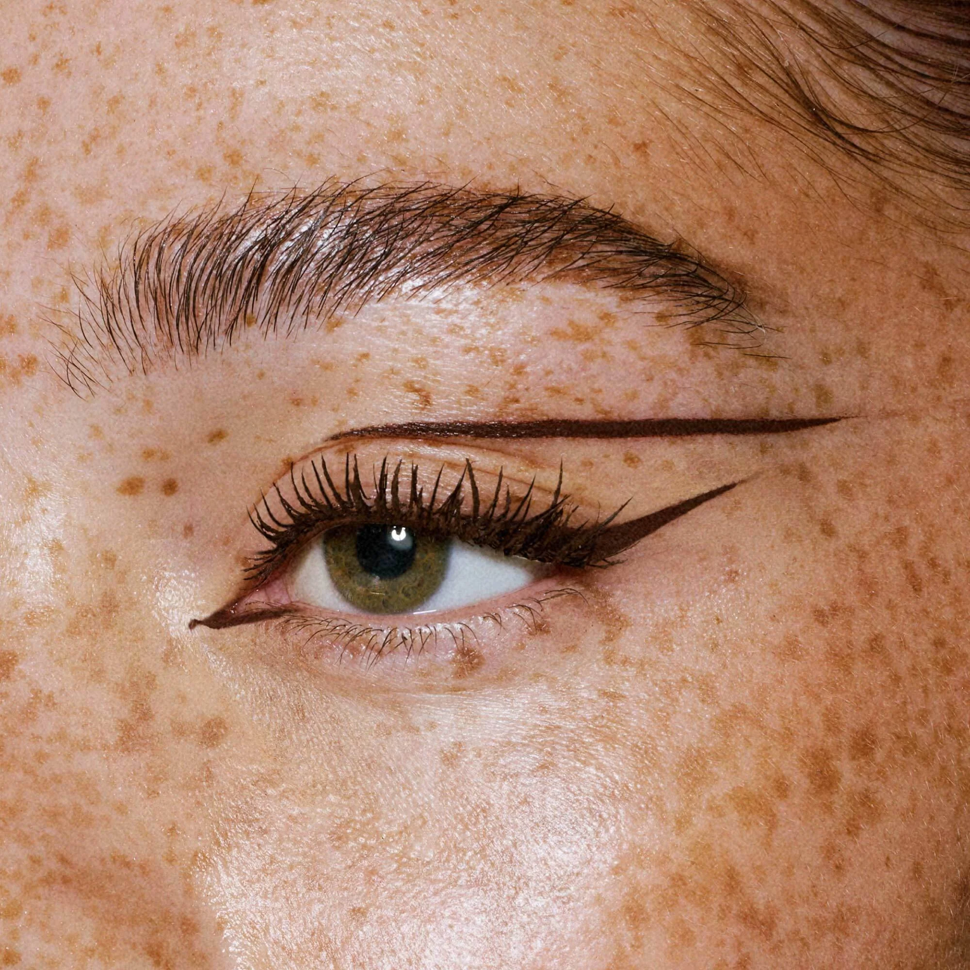 Delineador de ojos Eyes True Signature - Delineador de ojos