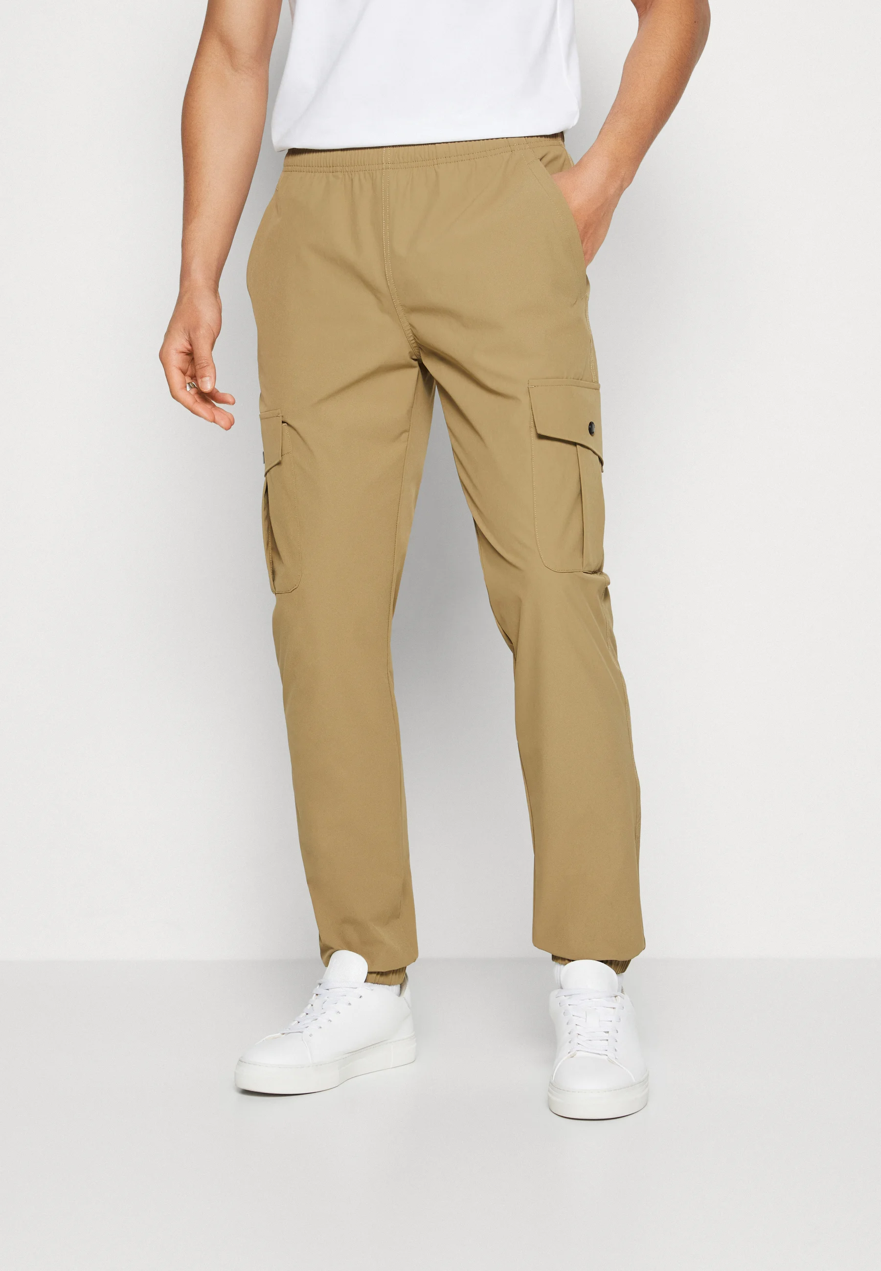 Pantalones cargo INDICODE JEANS