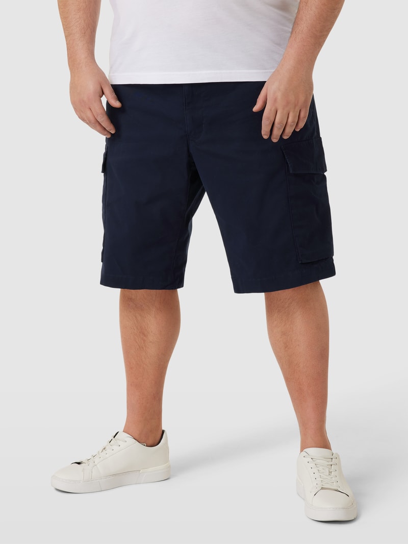 PLUS SIZE Cargoshorts mit Label-Details in marineblau