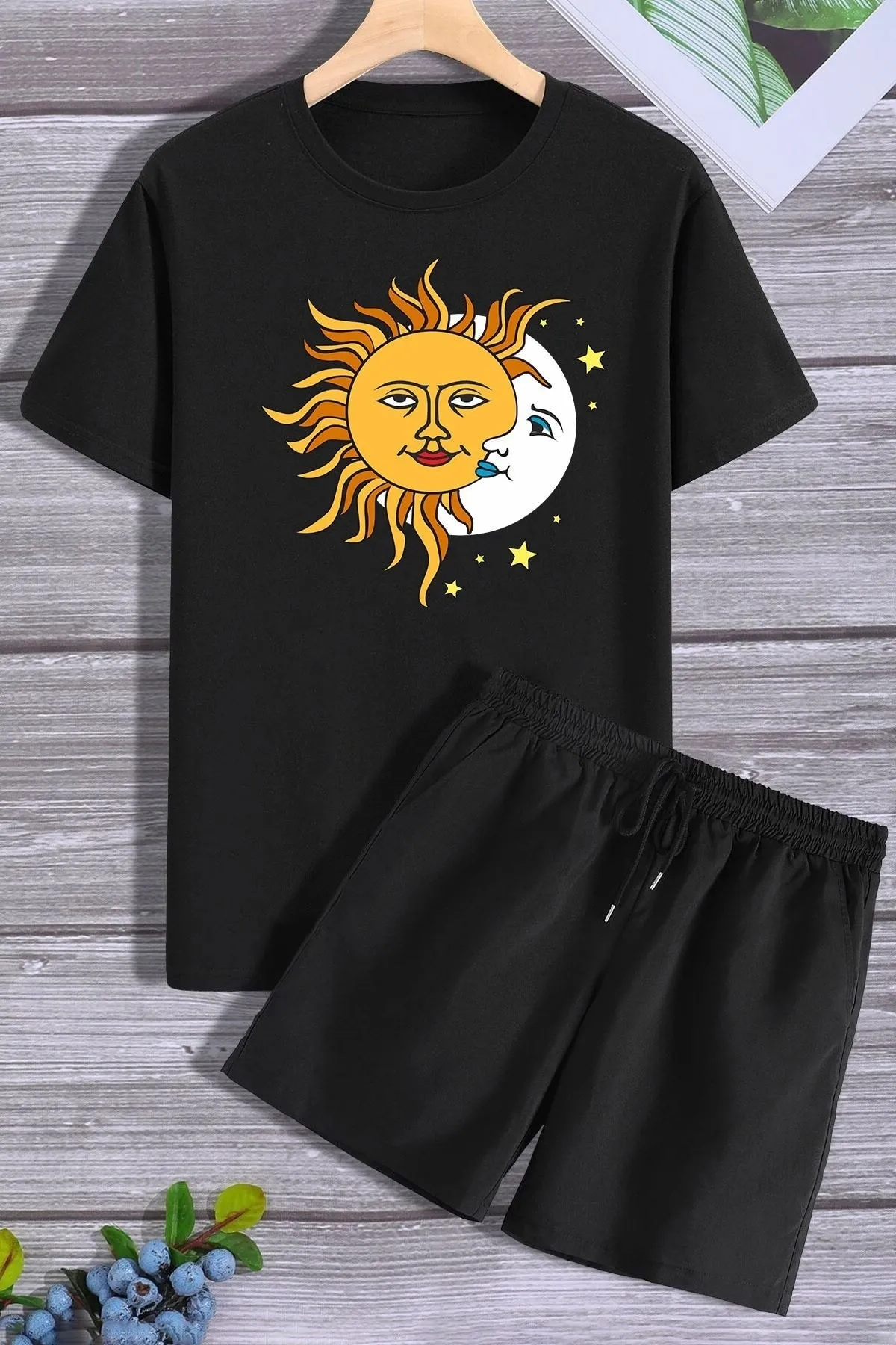 trendypassion  Shorts-T-Shirt-Trainingsanzug-Set mit Universum-Thema