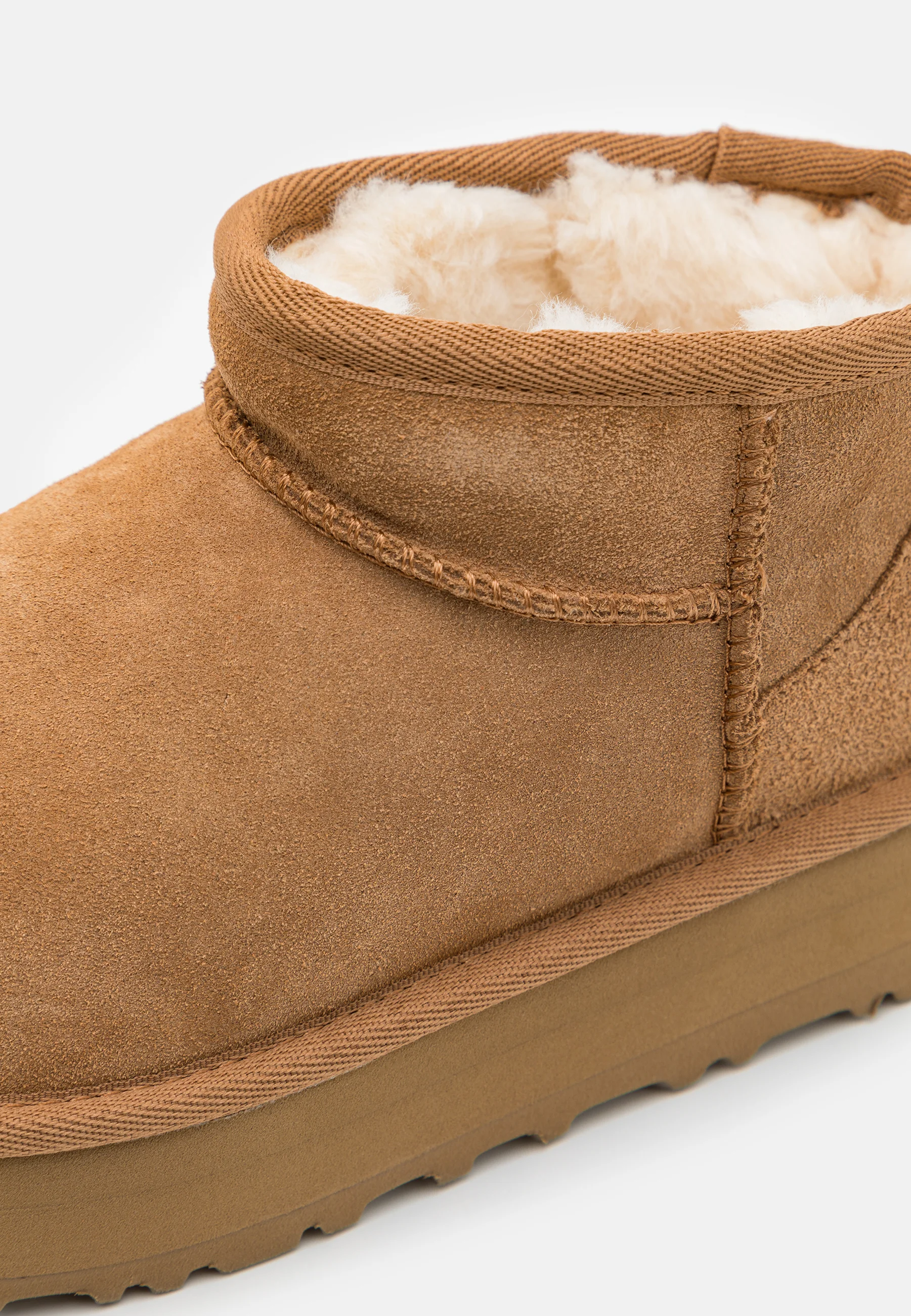 UGG CLASSIC ULTRA MINI PLATAFORMA UNISEX - Botines