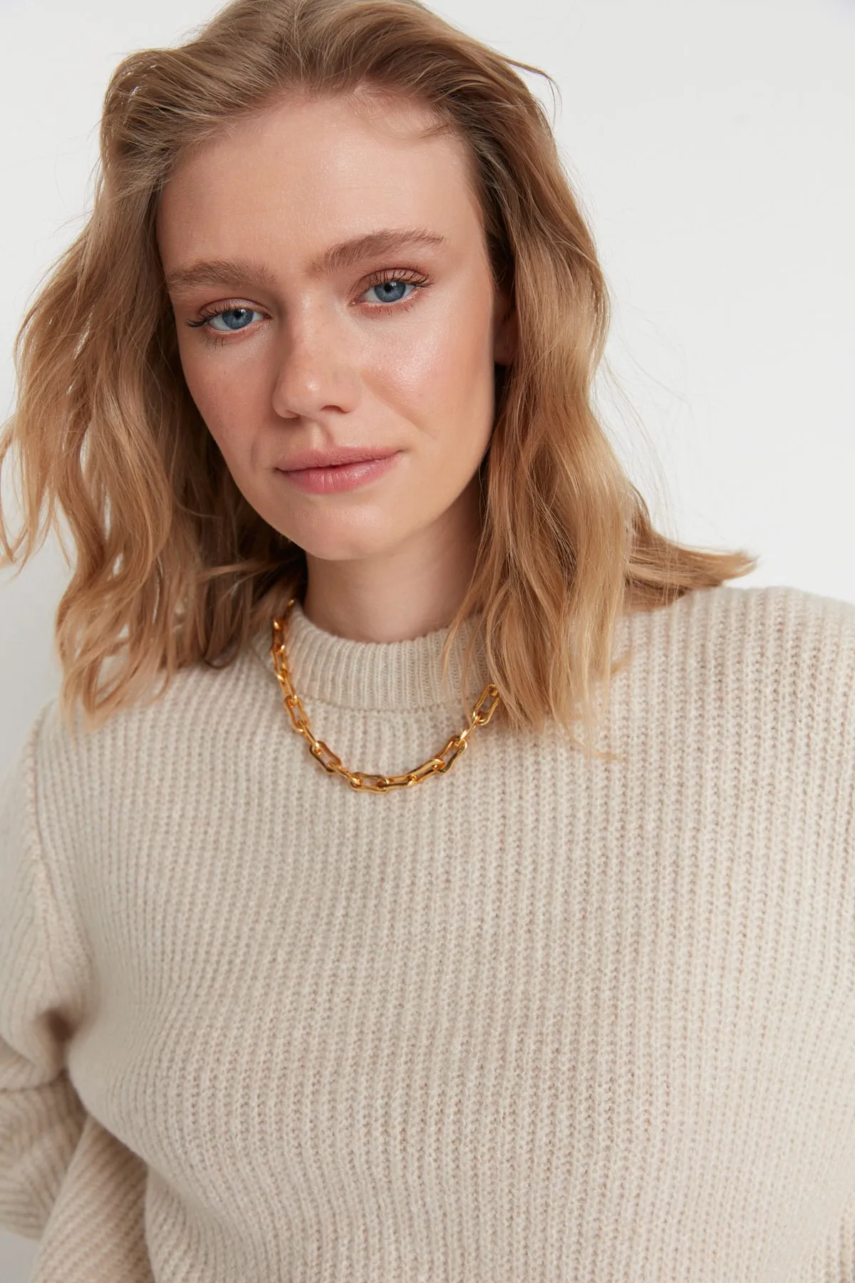 Trendyol Collection  Stone Wide Fit Basic-Strickpullover mit weicher Textur TWOAW20FV0142