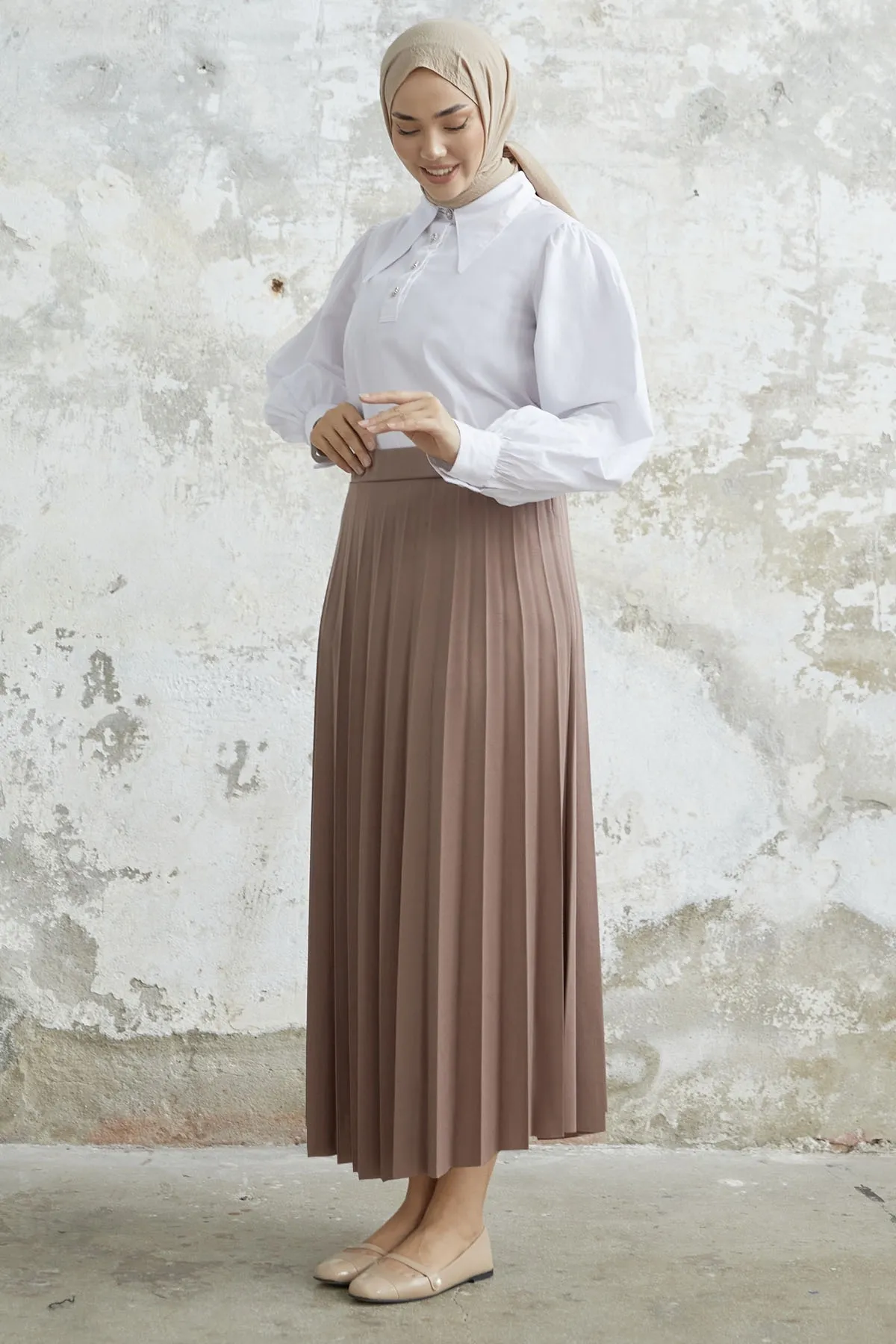 InStyle  Luisa Taillen-elastischer Faltenrock – Milchbraun