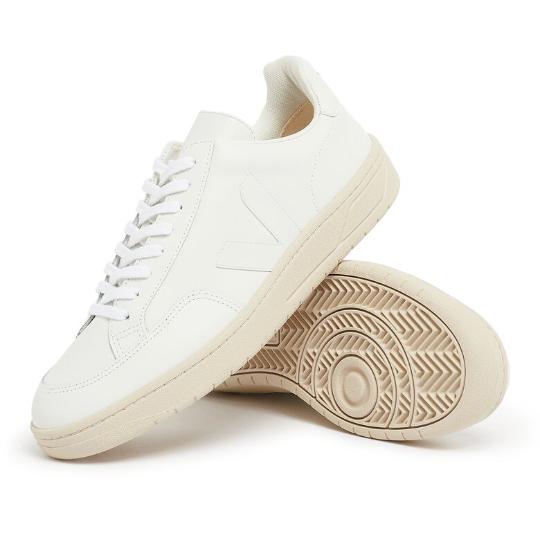 Veja Wmns V-12 extra white