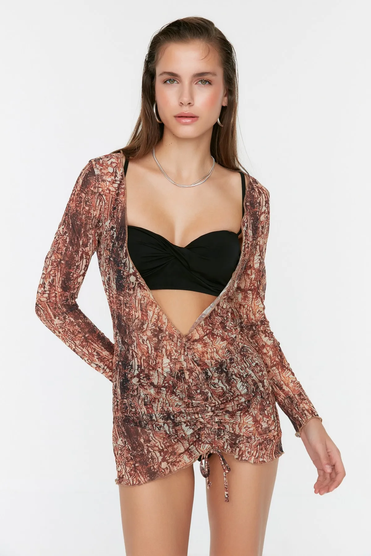 Trendyol Collection  Figurbetontes Mini-Strandkleid mit gerafftem Netzstoff und Tiermuster TBESS22EL0702