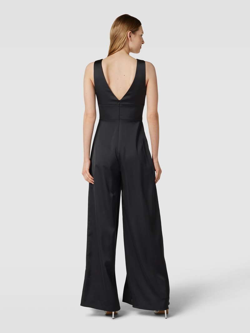 Jumpsuit mit V-Ausschnitt in schwarz