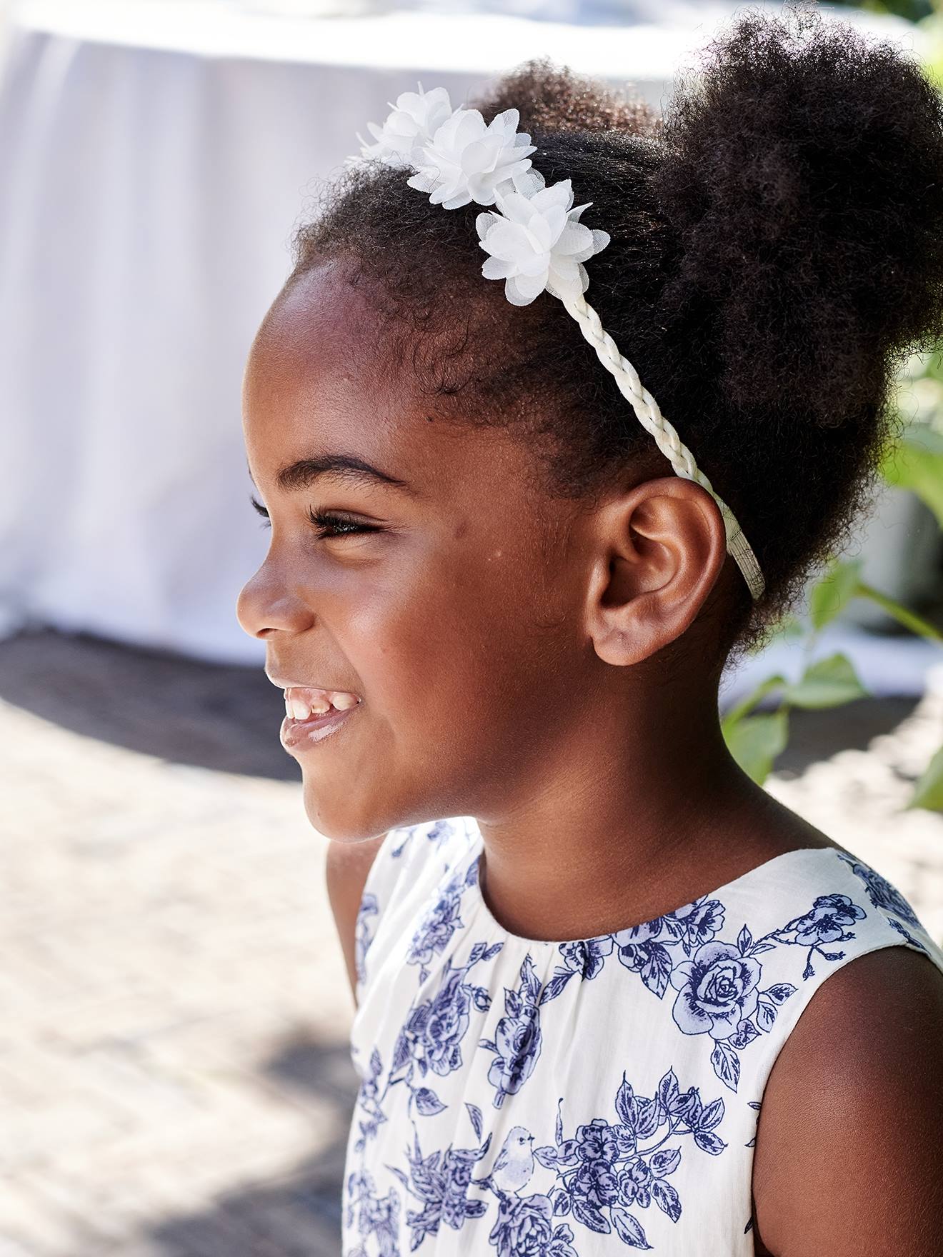 Headband tressé avec fleurs en tulle blanc