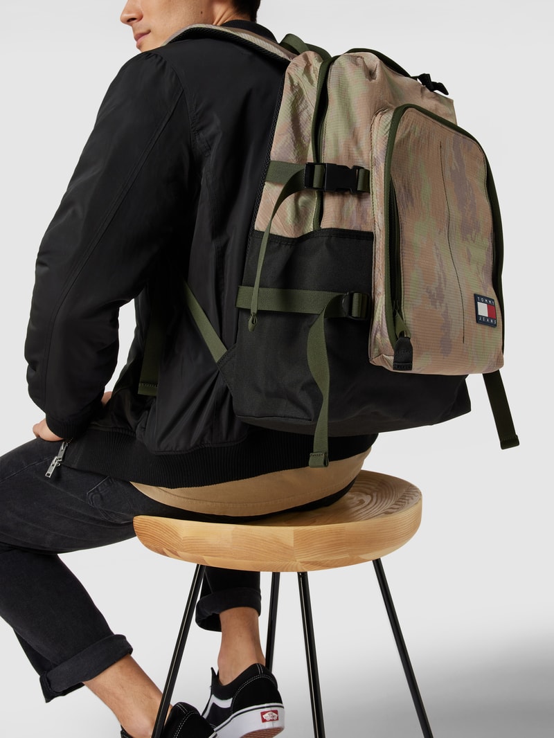 Rucksack mit Allover-Muster in beige