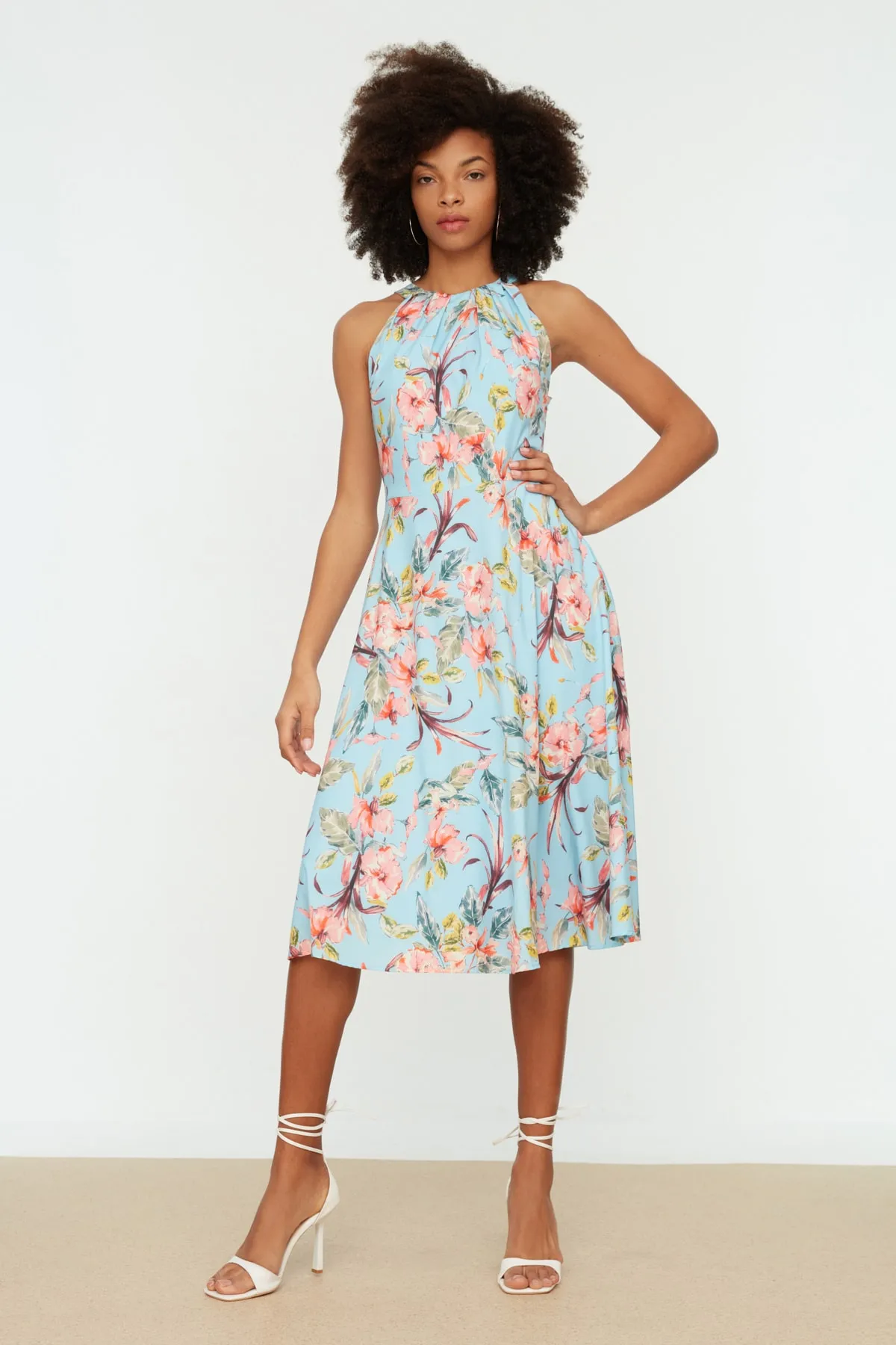 Trendyol Collection  Blaues Volant-Kleid TWOAW21EL0354, gewebtes Kleid TWOSS21EL1676