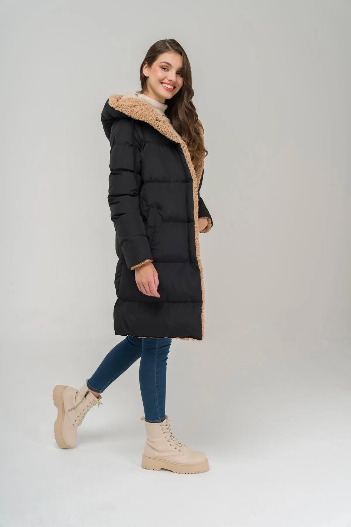 Olcay  Doppelseitige Fleece-Pufferjacke mit Kapuze, Schwarz-Stein 6491