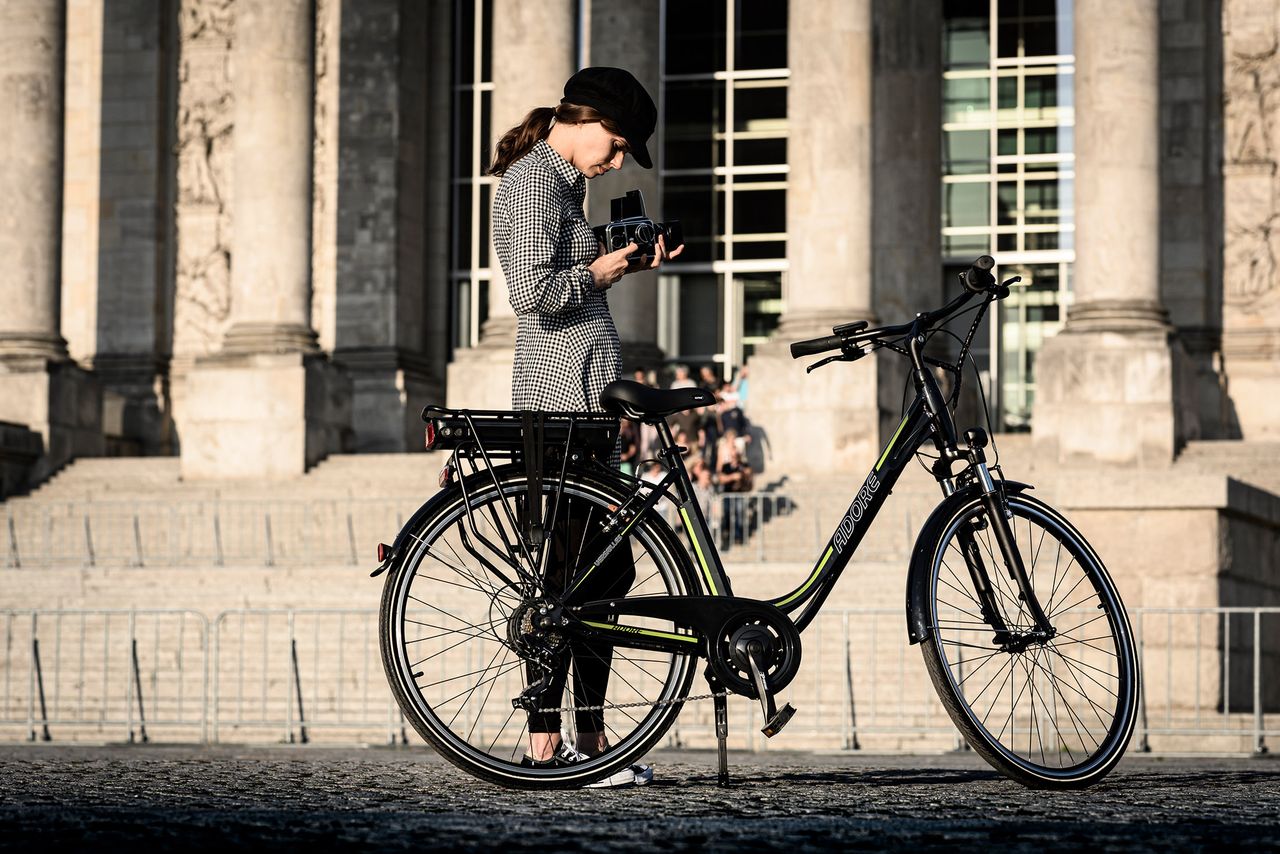 Adore Alu City Pedelec Versailles 28'' E-Bike schwarz-grün