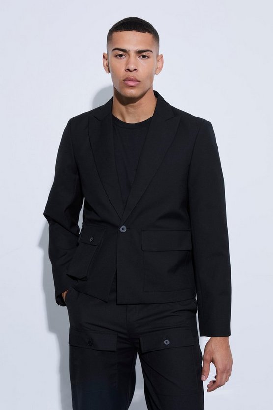 Kurzer kastiger Blazer mit Cargo-Taschen