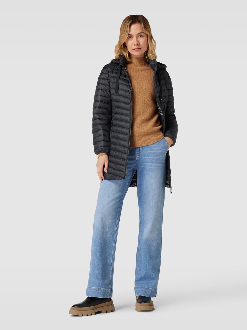 Steppjacke mit Kapuze in schwarz