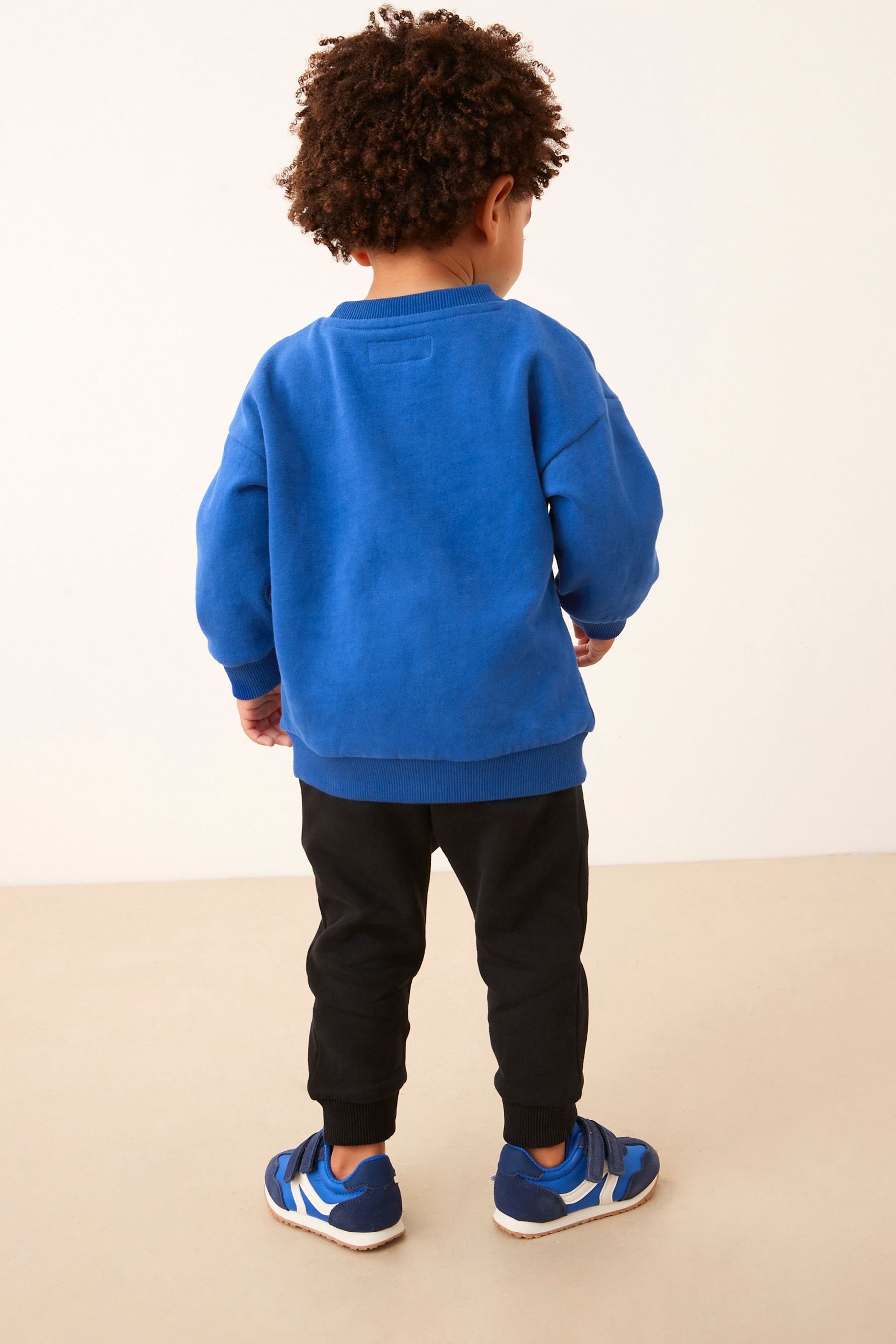 Next Sweatanzug Sweatshirt mit Motiv und Jogginghose im Set (2-tlg)
