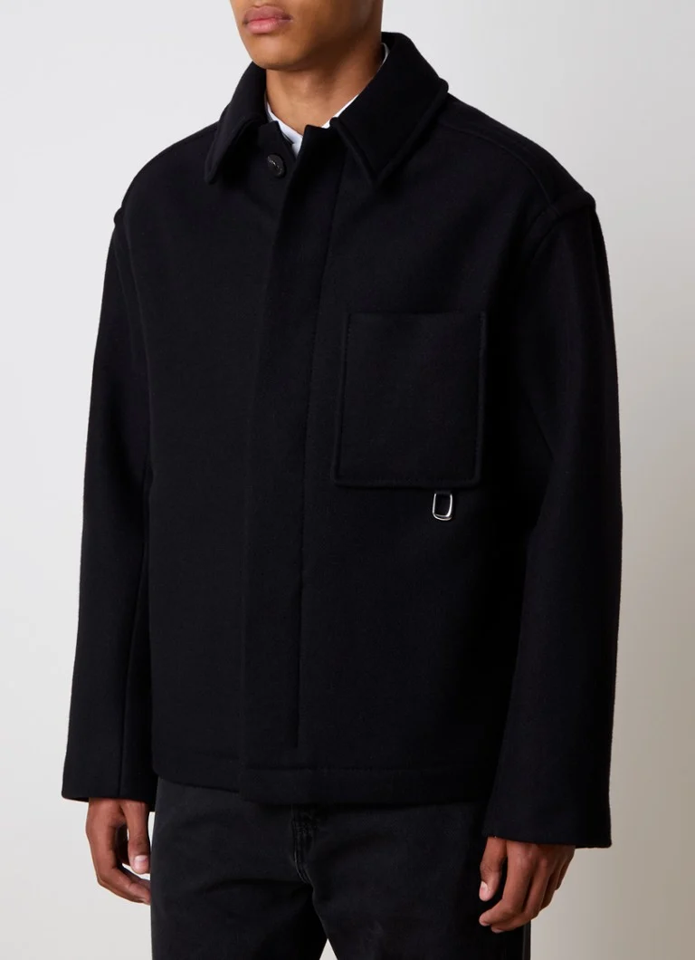 Jachetă Jacquemus Le Manteau Court din lână virgină, cu buzunar aplicat.