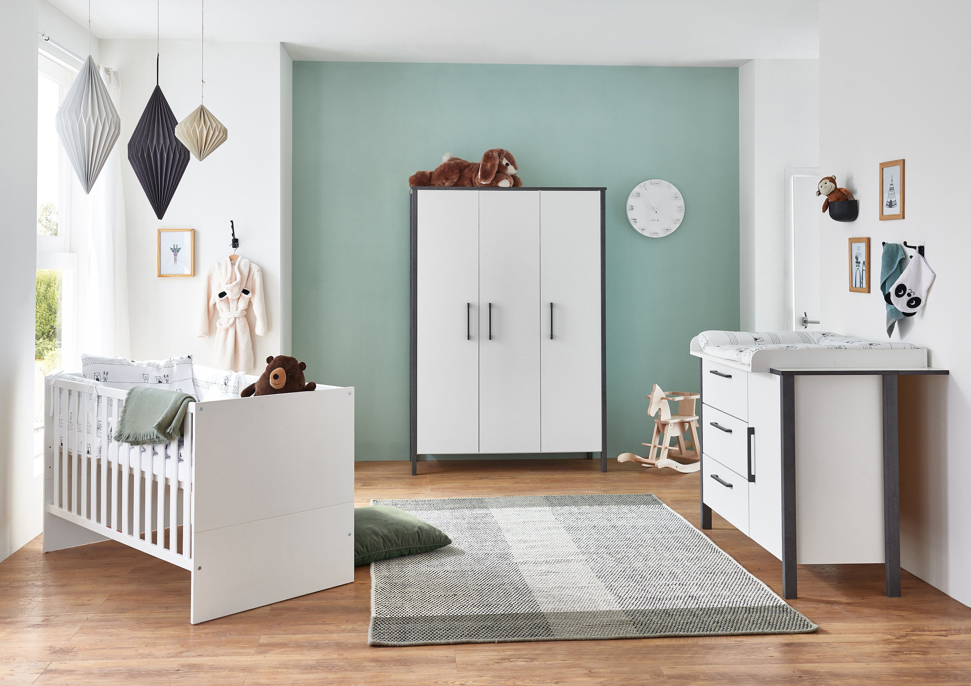 arthur berndt Babyzimmer-Komplettset Liam, (Set, 3-St., Kinderbett, Kleiderschrank, Wickelkommode), Made in Germany; mit Kinderbett, Schrank und Wickelkommode