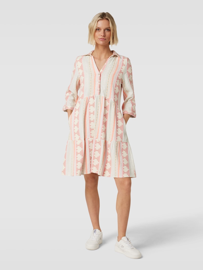 Knielanges Hemdblusenkleid mit Allover-Muster in offwhite