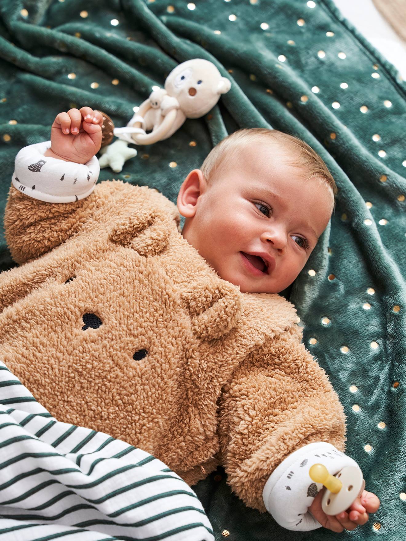 Plaid enfant motifs dorés vert / pois dorés