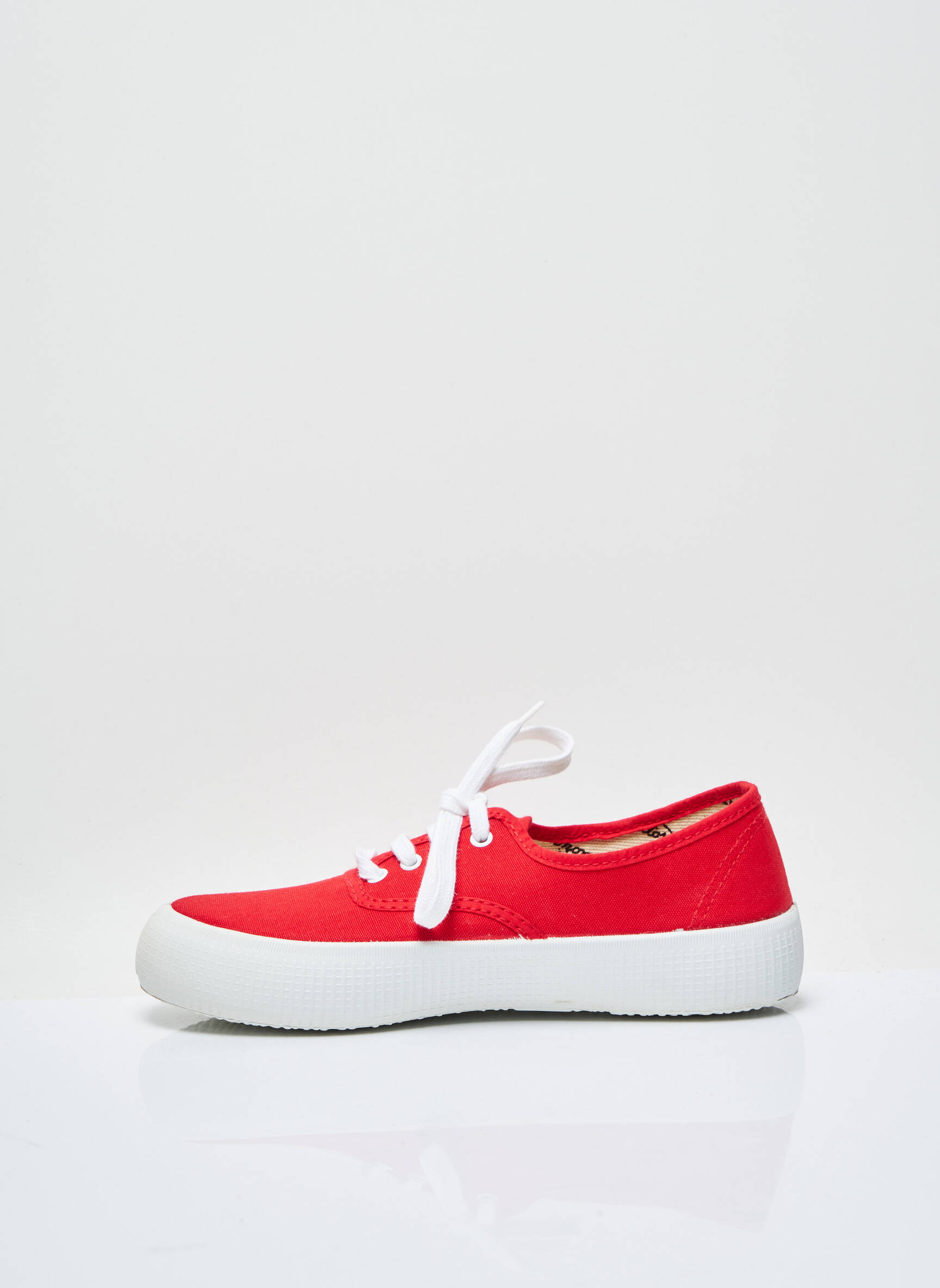 Victoria Baskets Unisexe couleur rouge